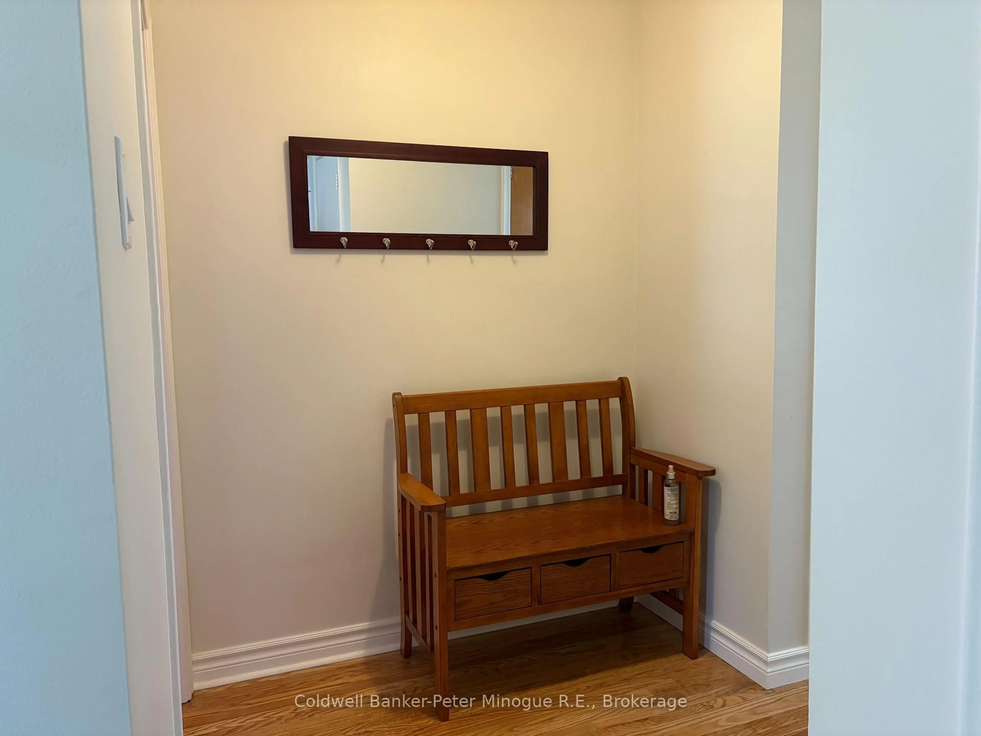 Indoor entryway for 40 Judge Ave #22, North Bay Ontario P1A 1B4