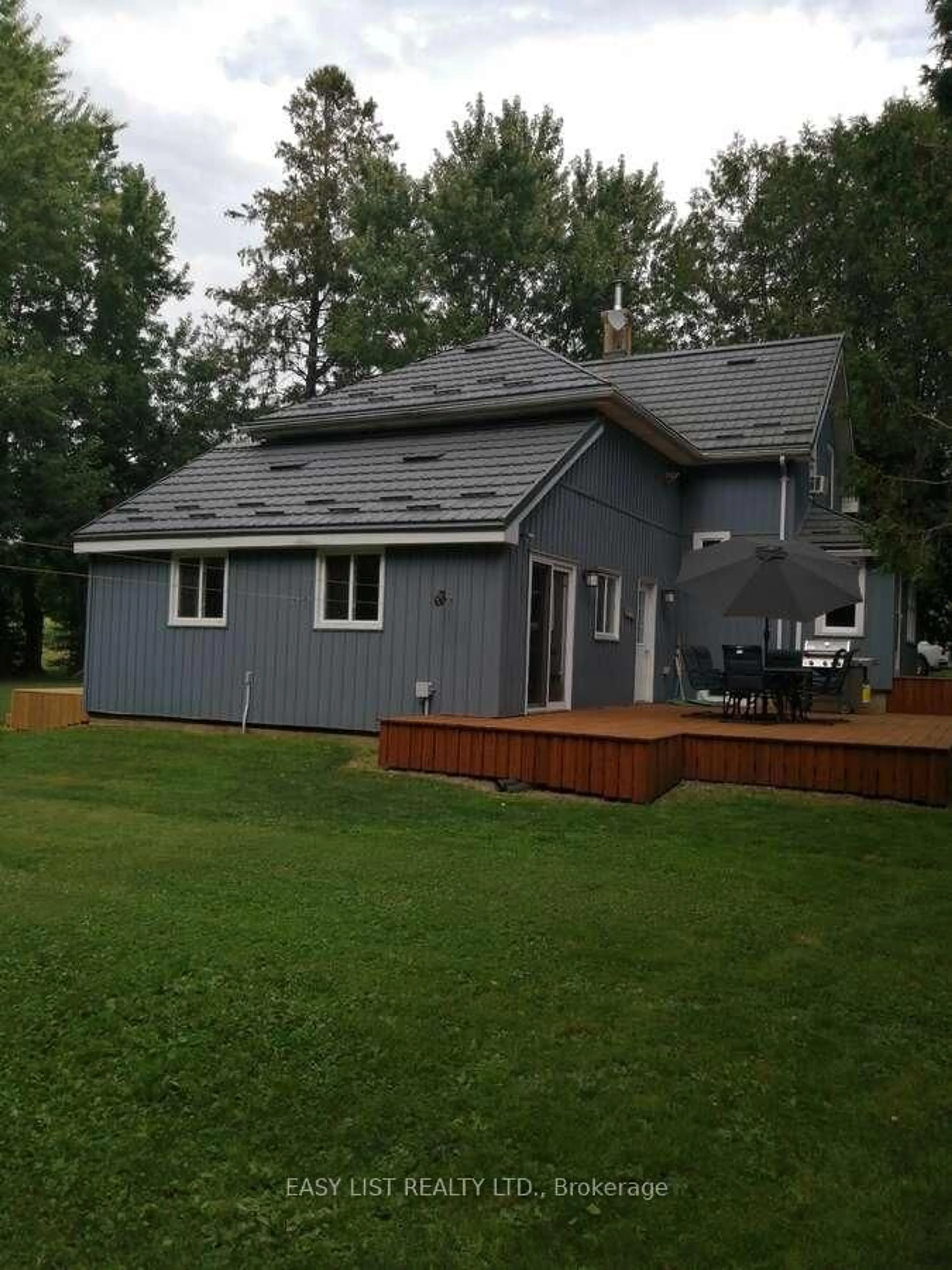 Home with vinyl exterior material, unknown for 2557 Rd 149 RR1, Perth South Ontario N4X 1C4