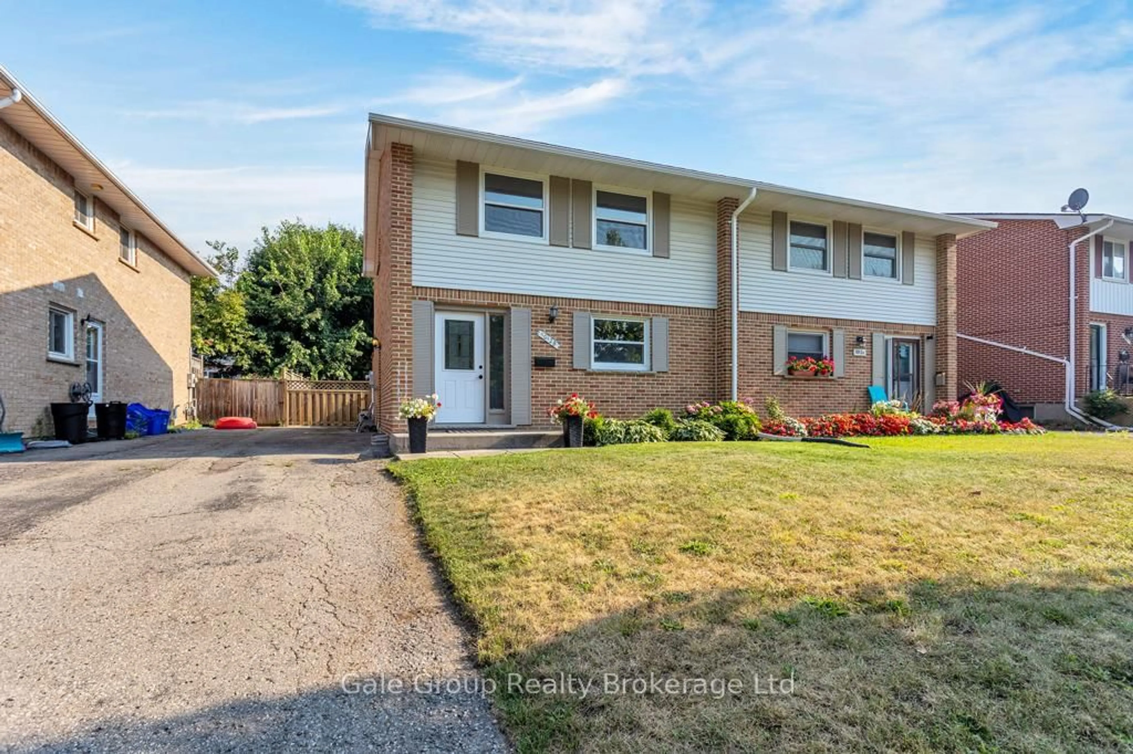 Unknown for 1012B Nesbitt Cres, Woodstock Ontario N4S 7P1