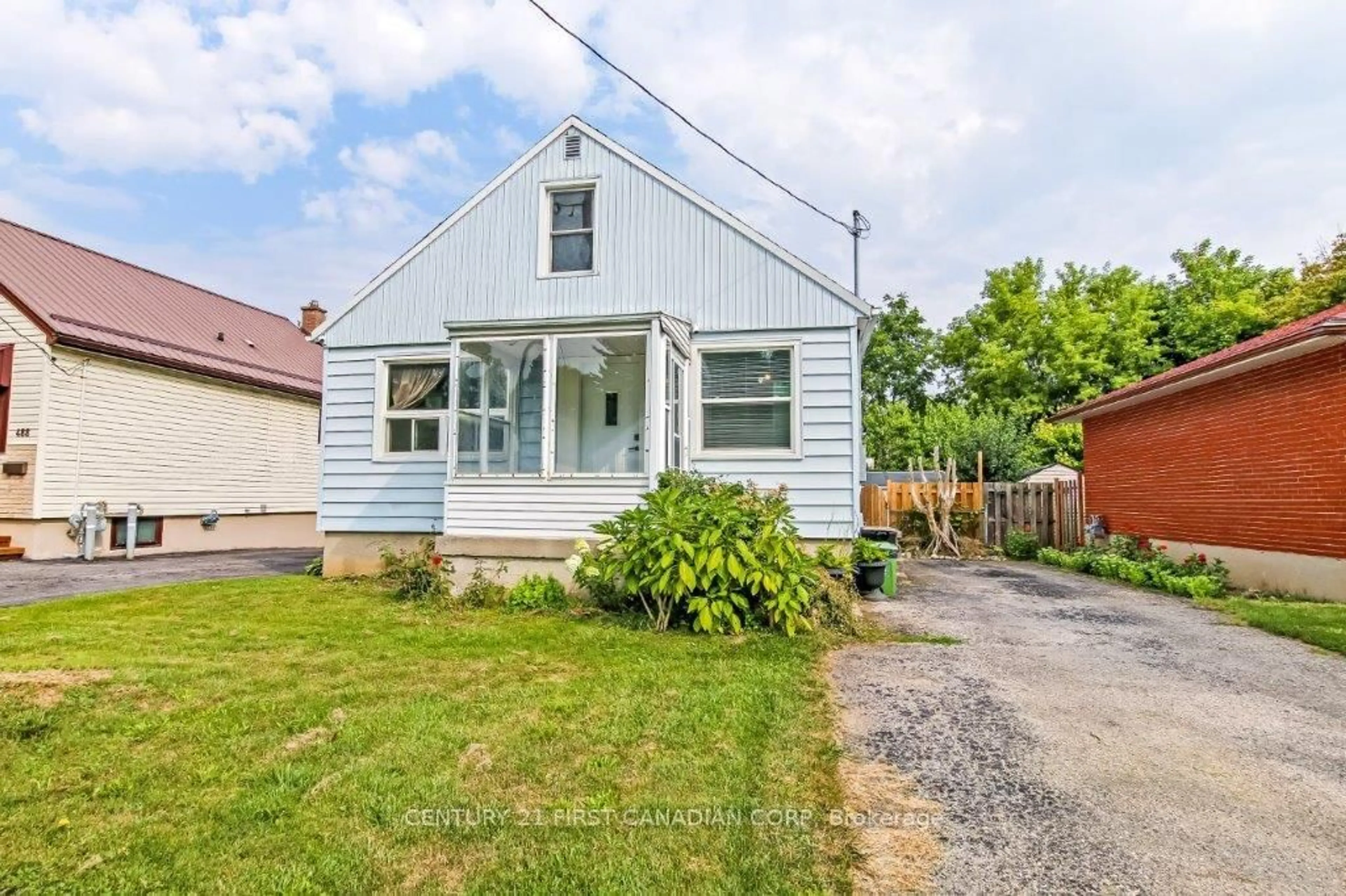 Unknown for 490 Salisbury St, London East Ontario N5Y 3B5