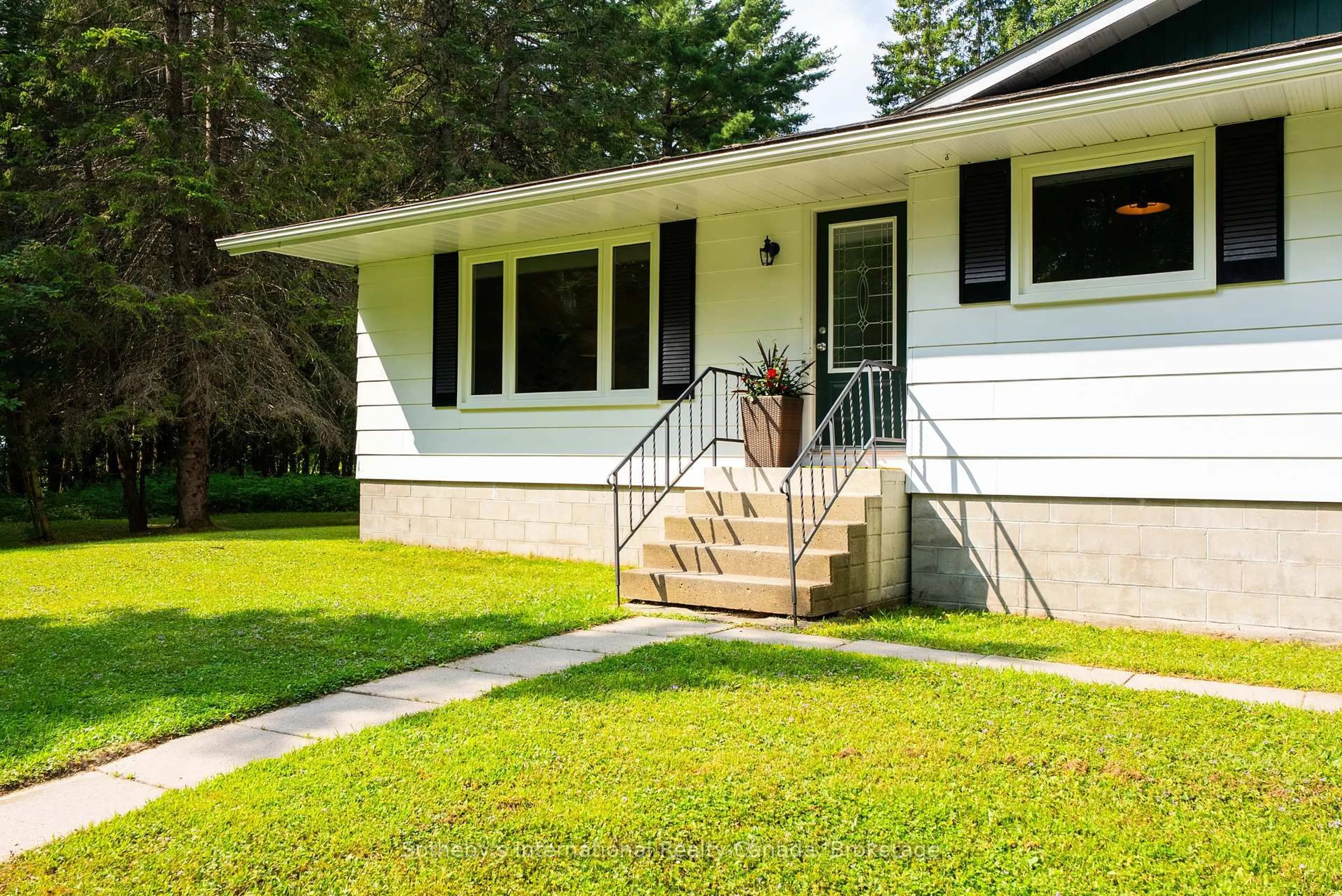 Home with vinyl exterior material, street for 116 Etwell Rd, Huntsville Ontario P1H 2J2