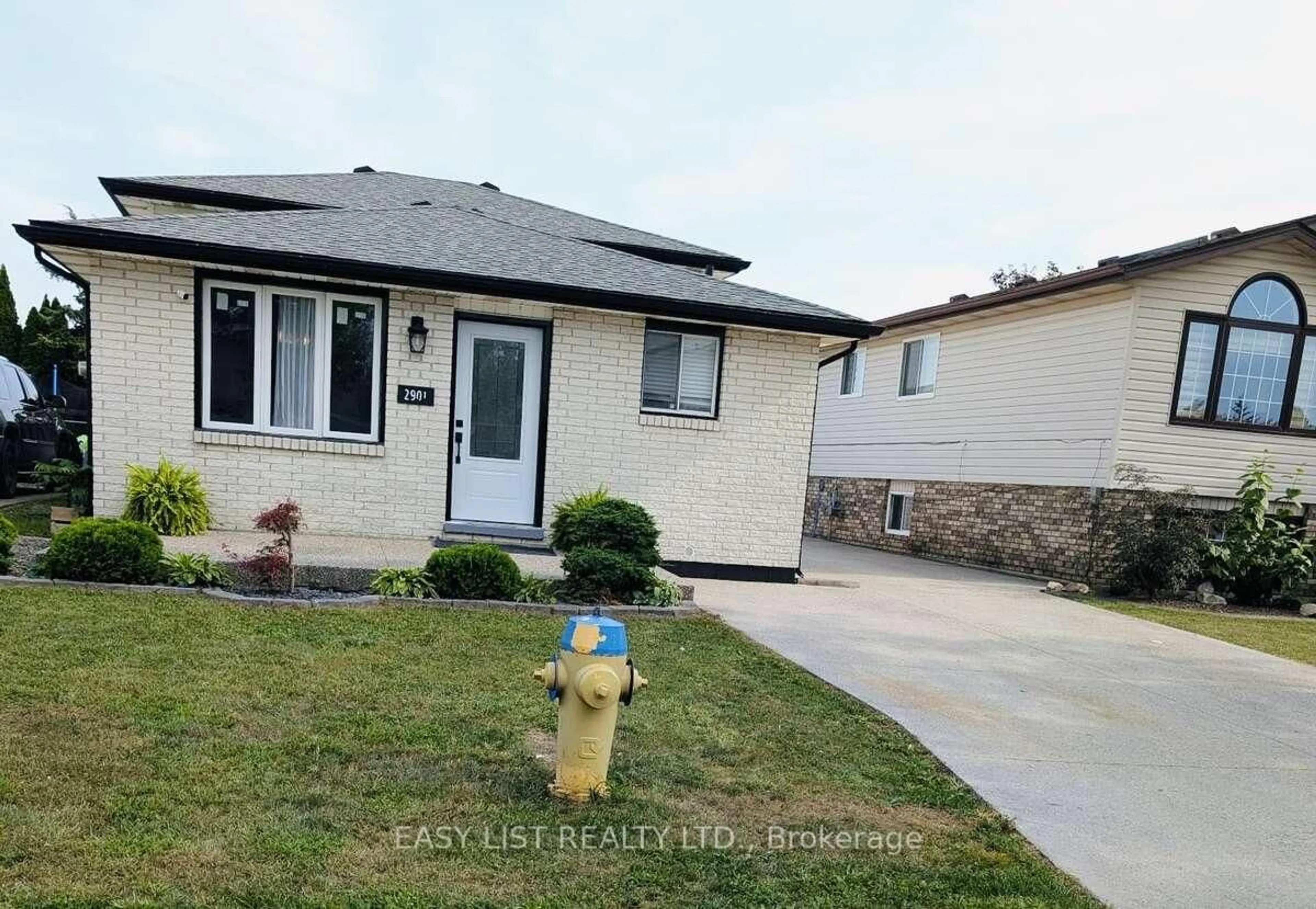 Unknown for 2901 Robillard Cres, Windsor Ontario N8W 5L2