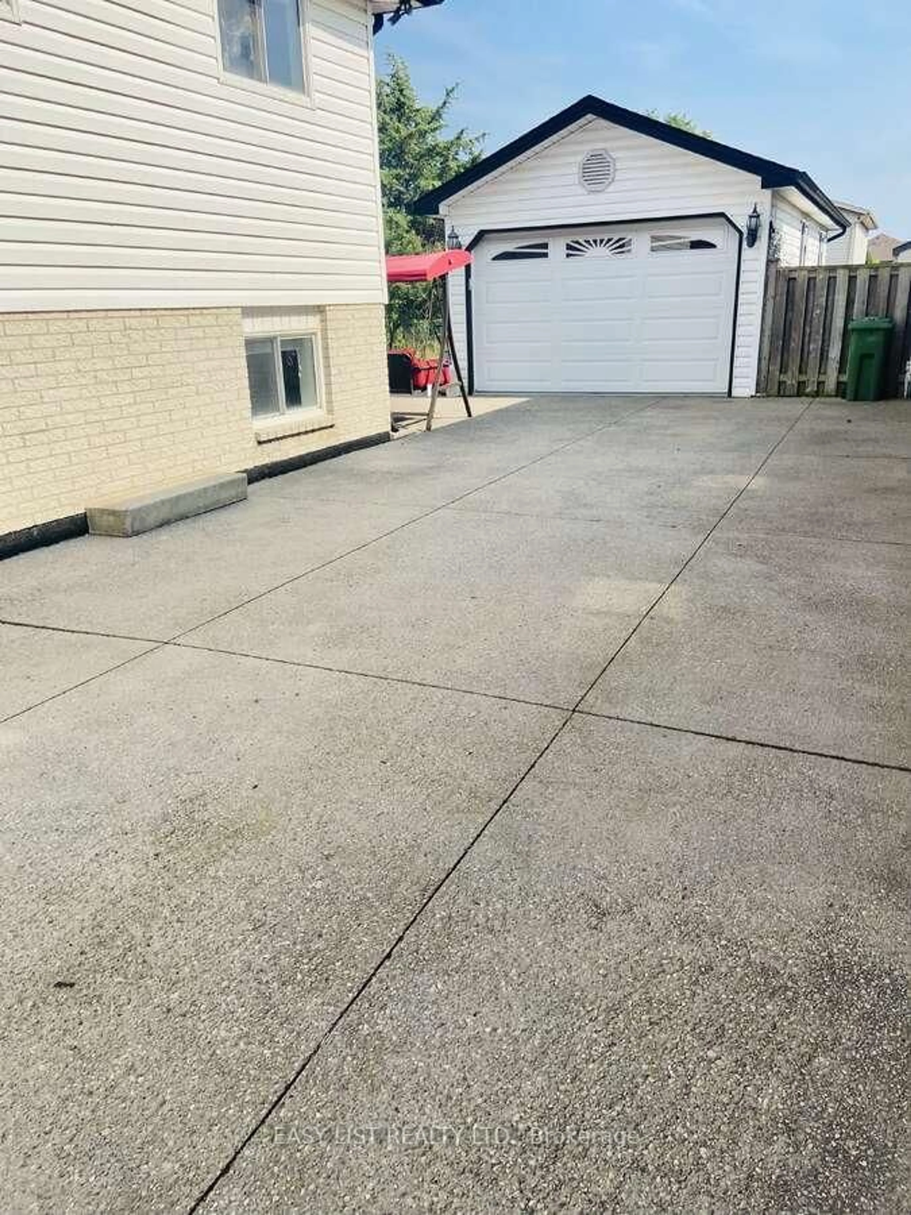 Patio, street for 2901 Robillard Cres, Windsor Ontario N8W 5L2