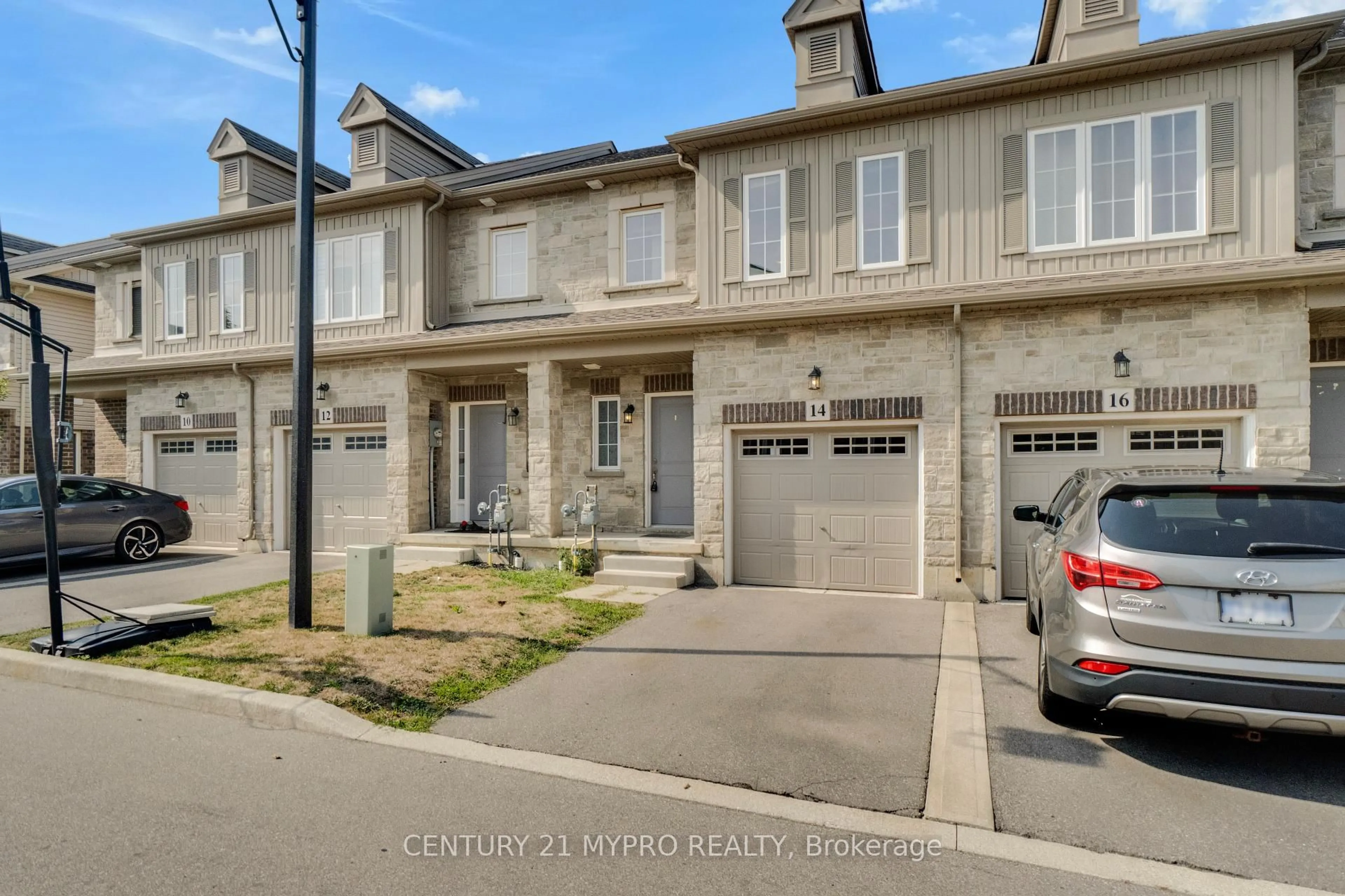 A pic from outside/outdoor area/front of a property/back of a property/a pic from drone, street for 14 Dayman Dr, Hamilton Ontario L9K 0J9