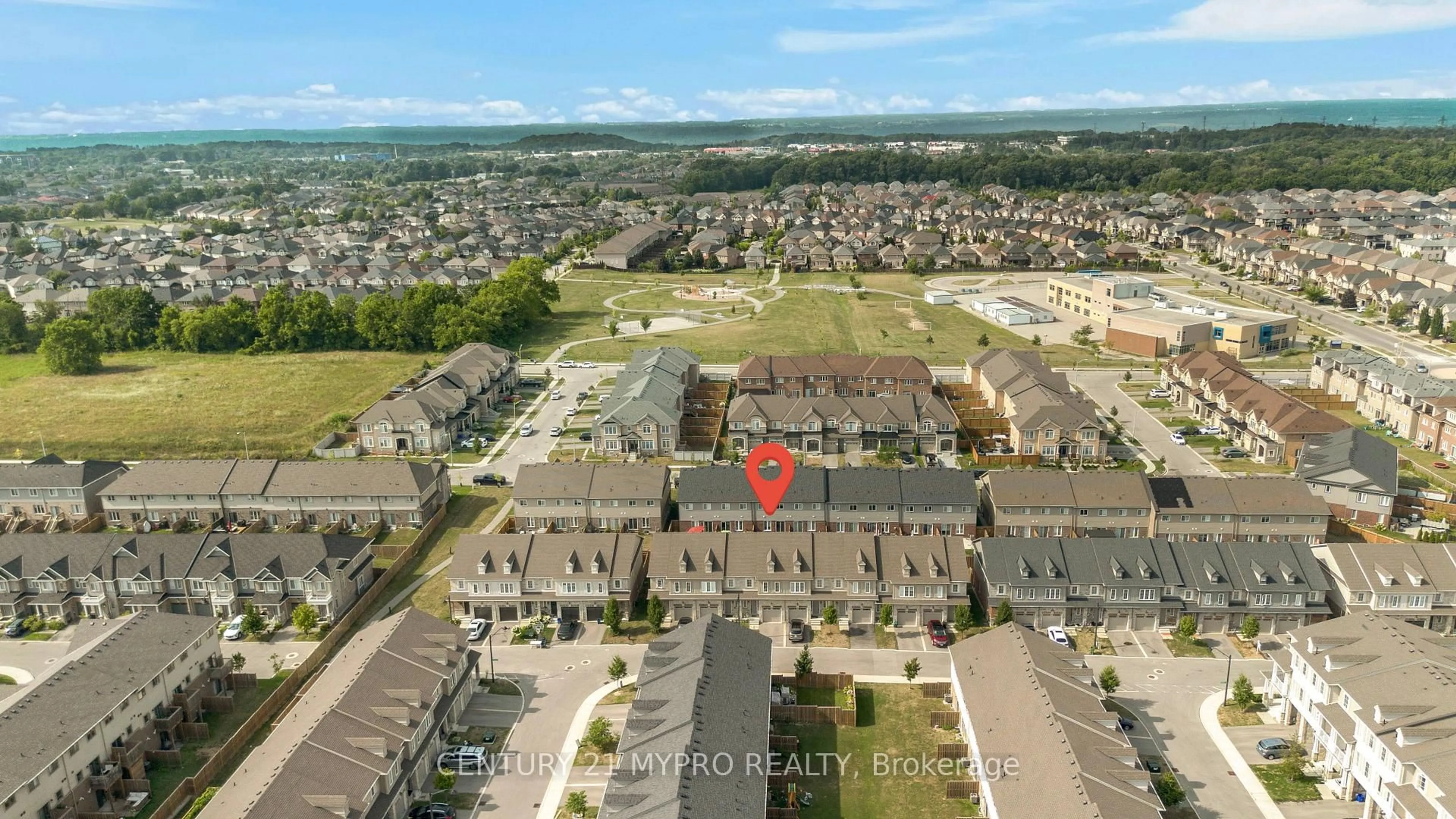 A pic from outside/outdoor area/front of a property/back of a property/a pic from drone, unknown for 14 Dayman Dr, Hamilton Ontario L9K 0J9