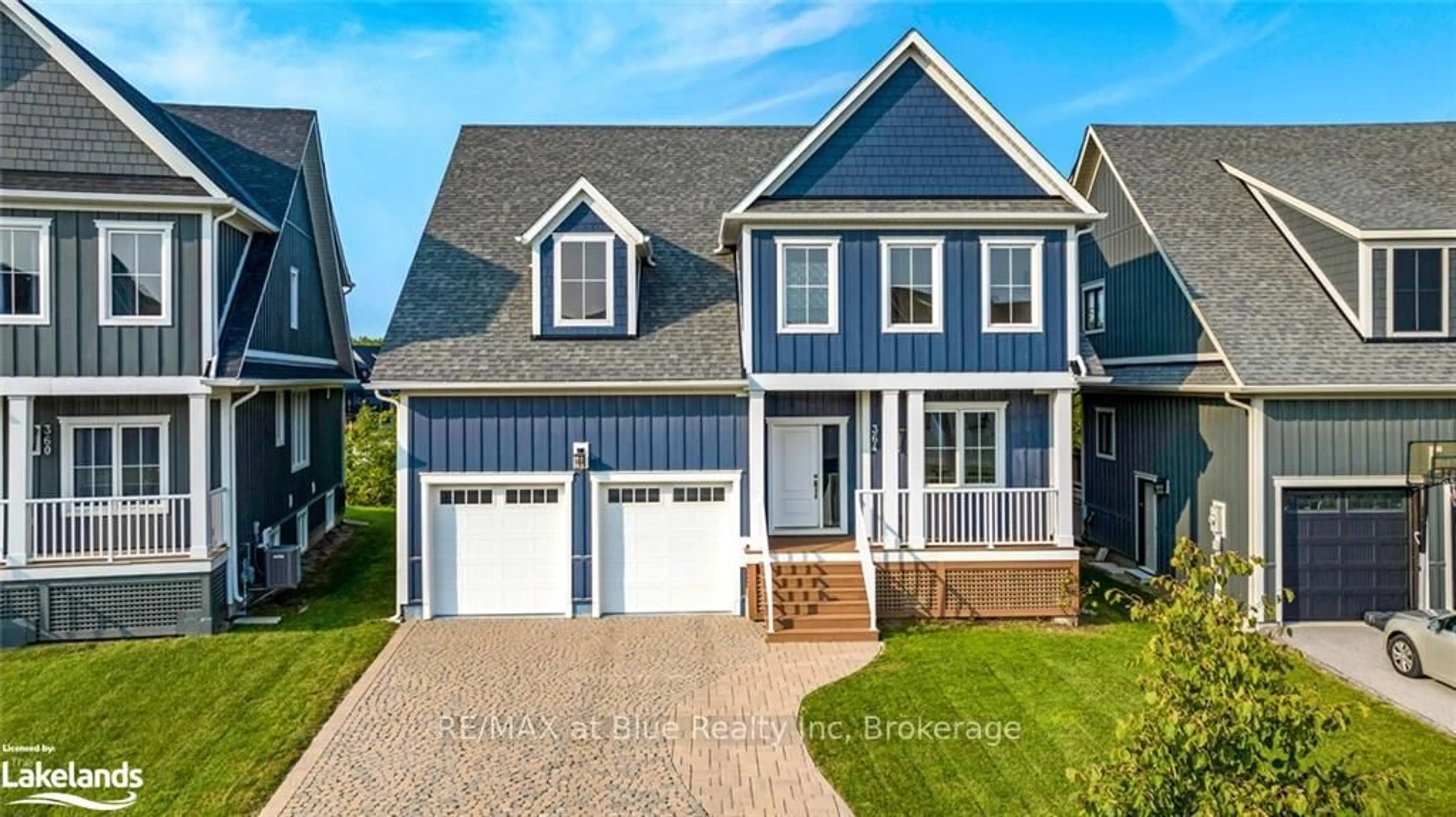 Home with vinyl exterior material, street for 364 Yellow Birch Cres, Blue Mountains Ontario L9Y 0Y5