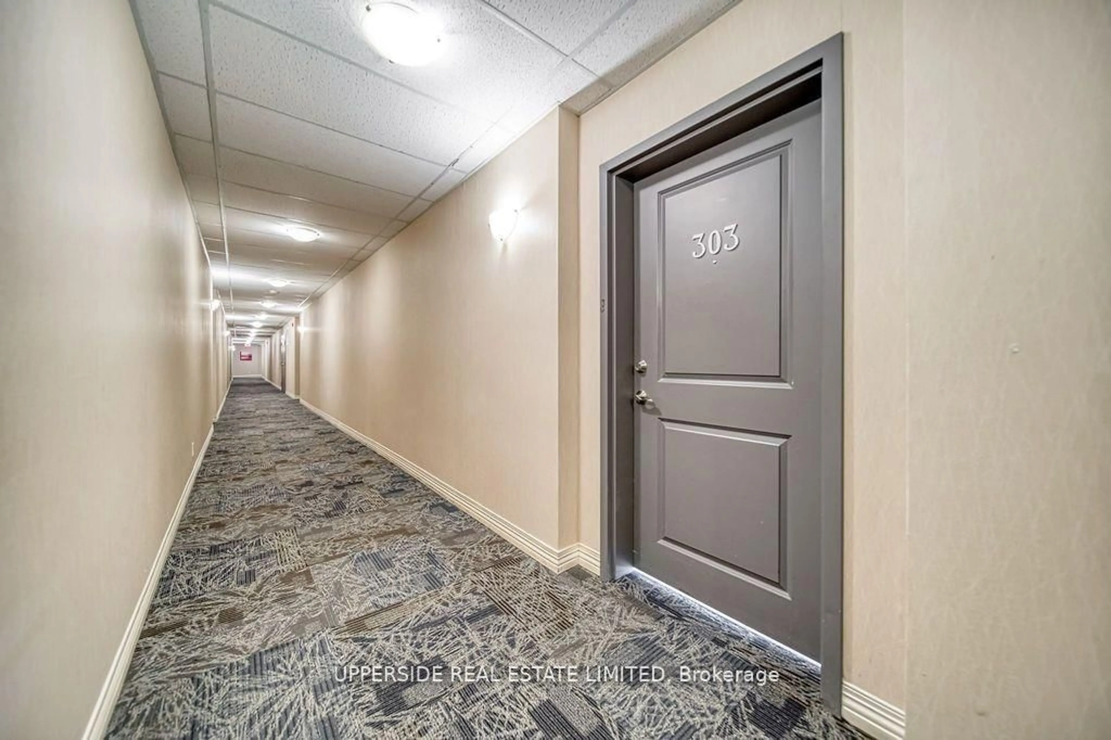 Indoor foyer for 148 Third St #303, Cobourg Ontario K9A 5X2