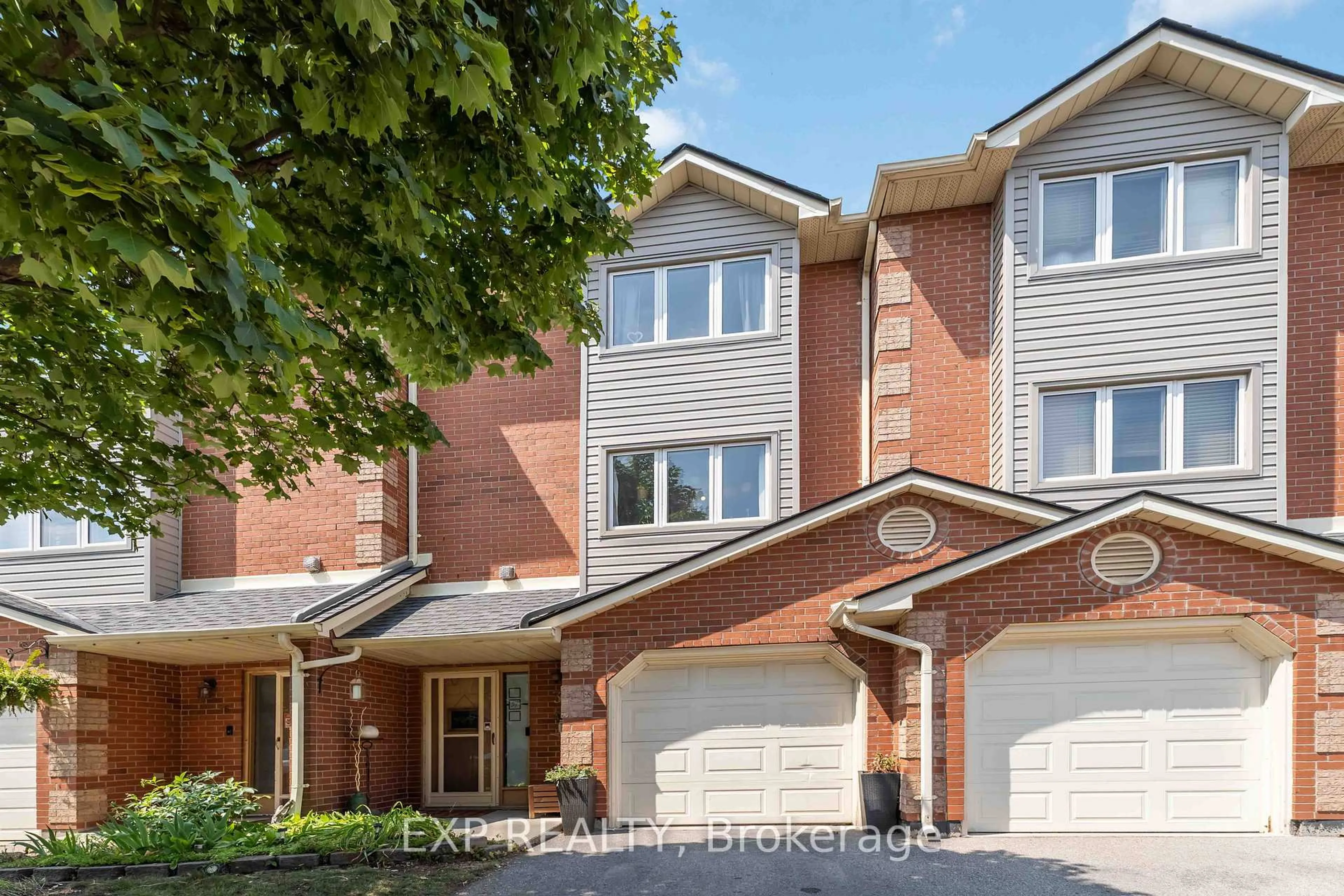 Home with brick exterior material, street for 72 Stone Church Rd #37, Hamilton Ontario L9B 2H6