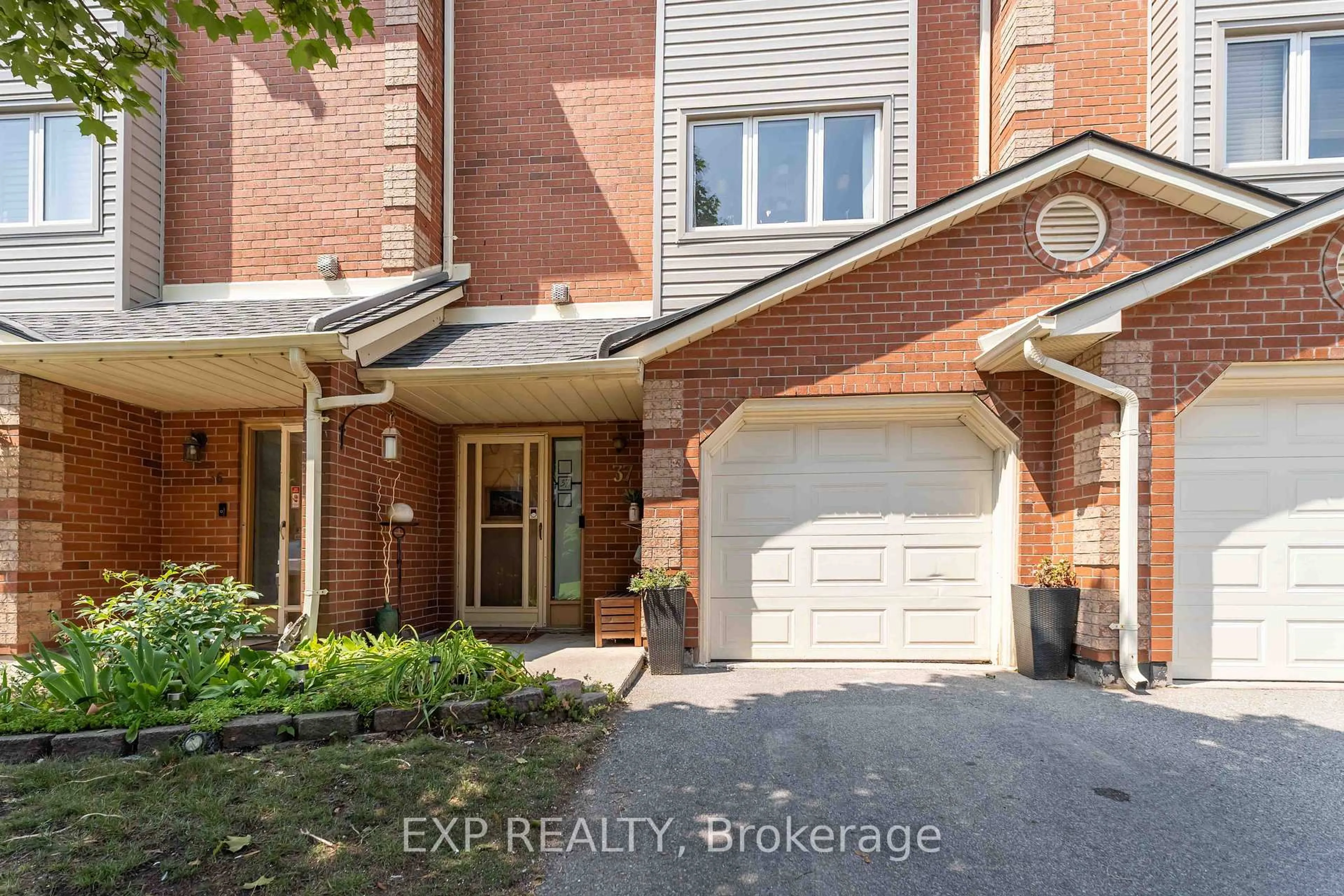 Home with brick exterior material, street for 72 Stone Church Rd #37, Hamilton Ontario L9B 2H6