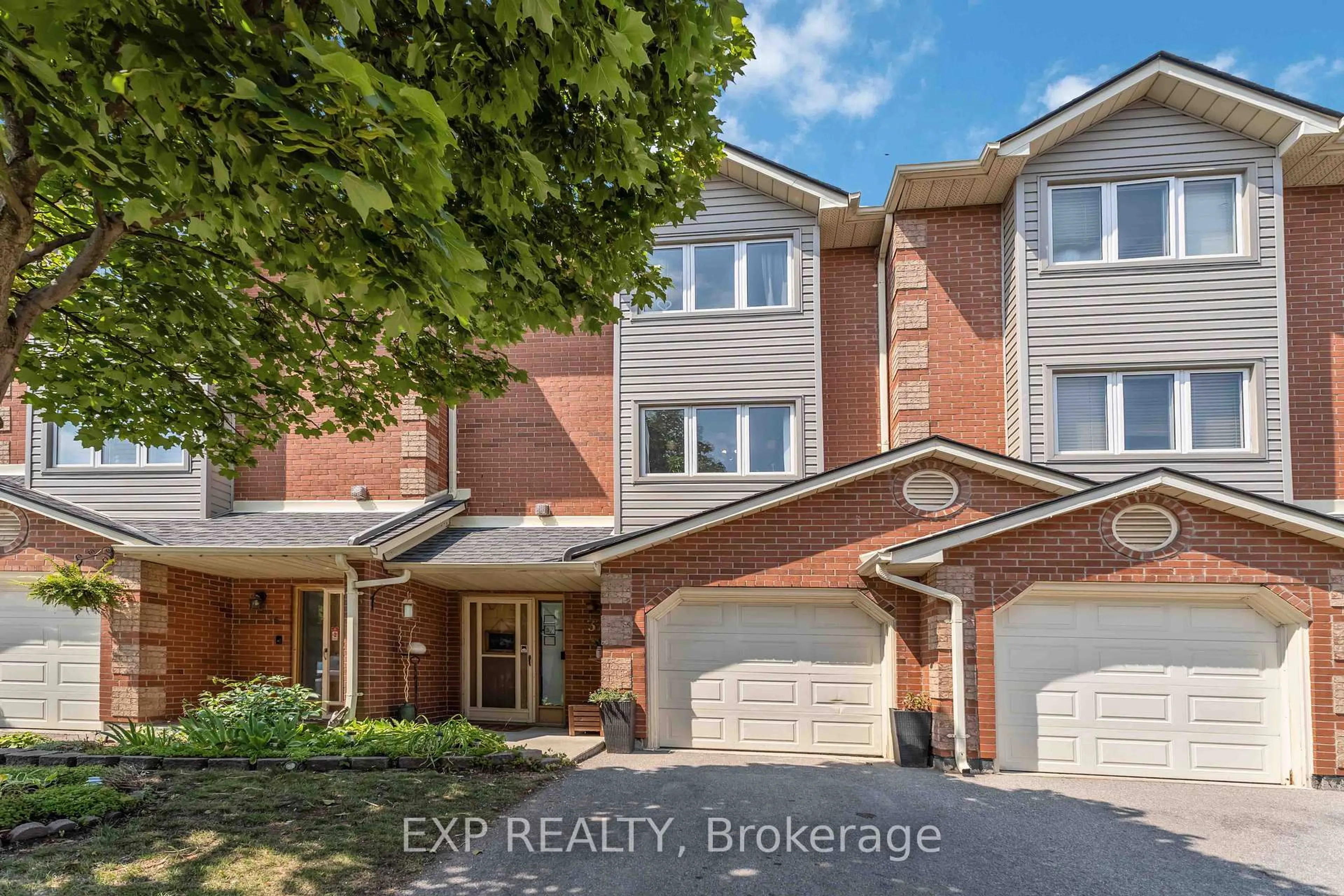 Home with brick exterior material, street for 72 Stone Church Rd #37, Hamilton Ontario L9B 2H6