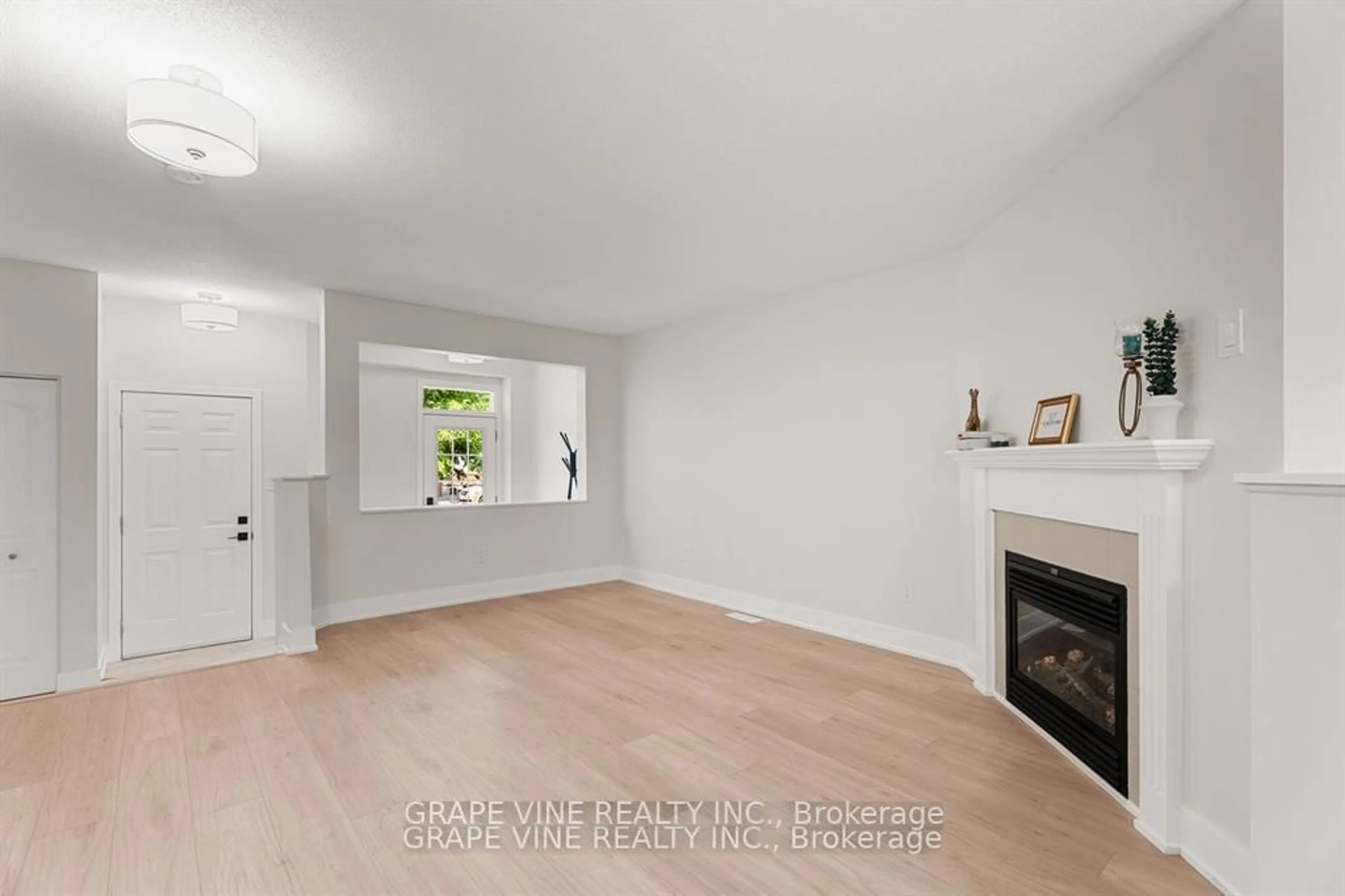A pic of a room for 564 Aberfoyle Circ, Ottawa Ontario K2K 3R3