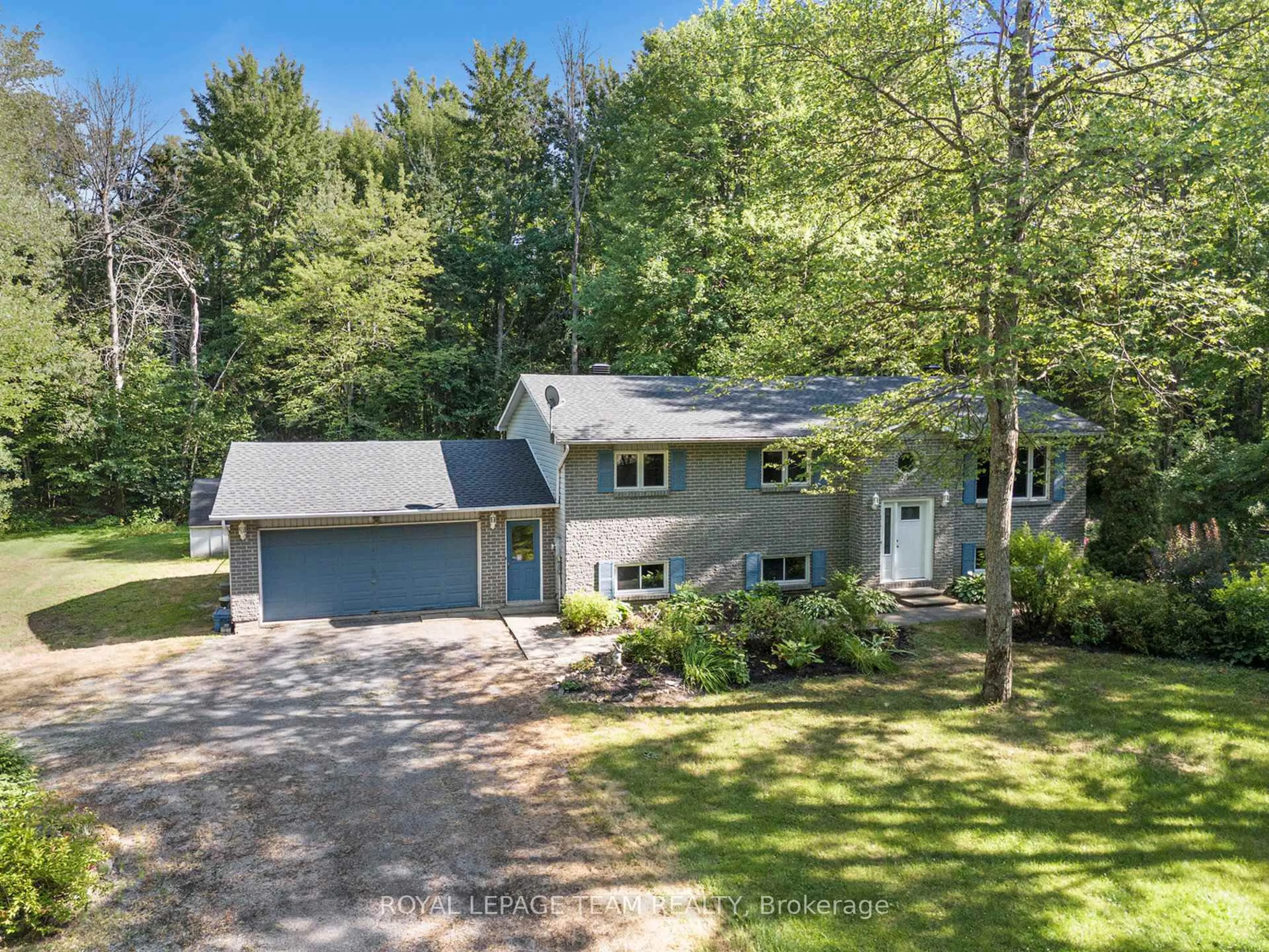 A pic from outside/outdoor area/front of a property/back of a property/a pic from drone, unknown for 6814 Franktown Rd, Richmond Ontario K0A 2Z0