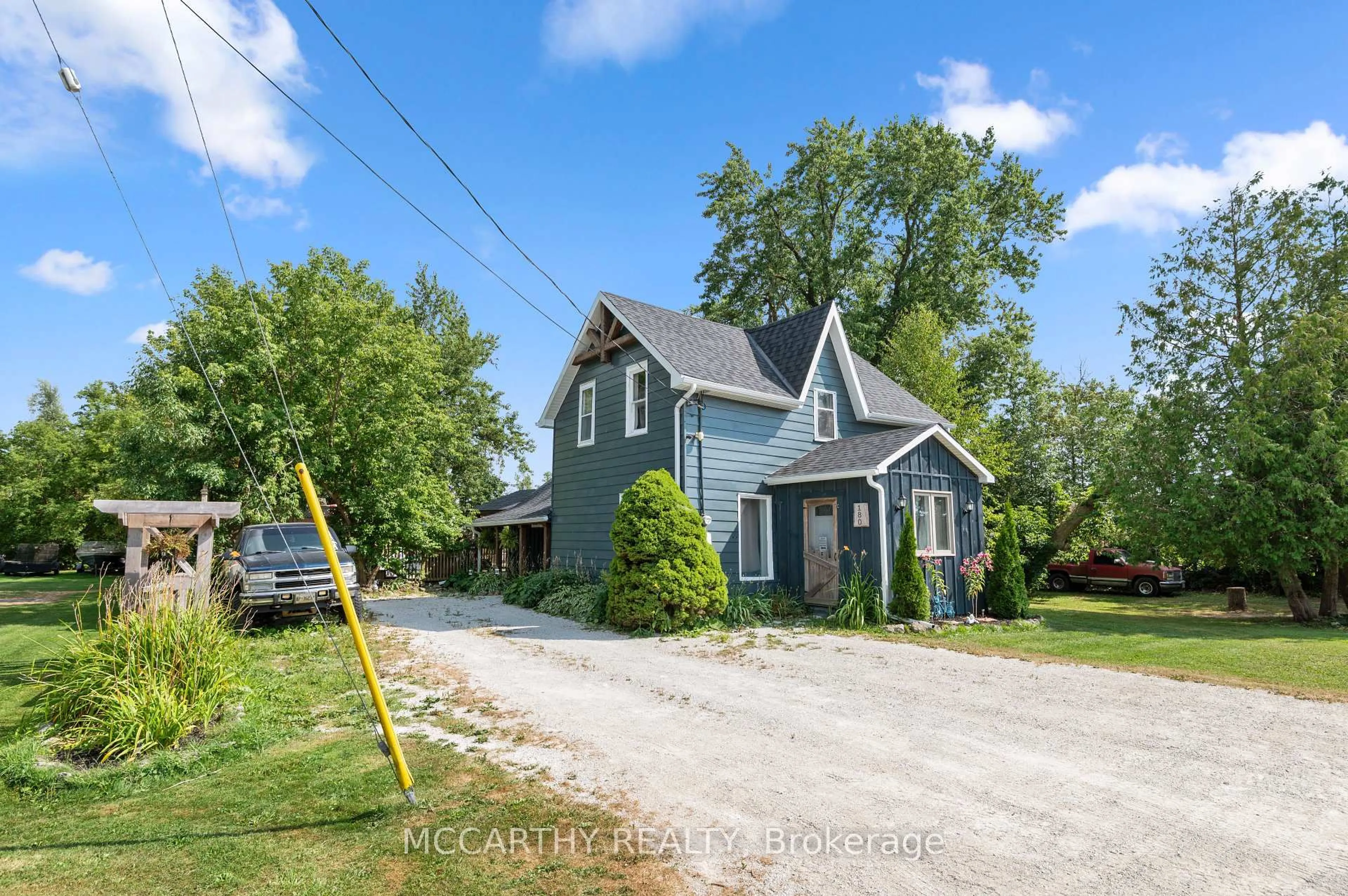 A pic from outside/outdoor area/front of a property/back of a property/a pic from drone, street for 180 Grey St, Southgate Ontario N0C 1B0