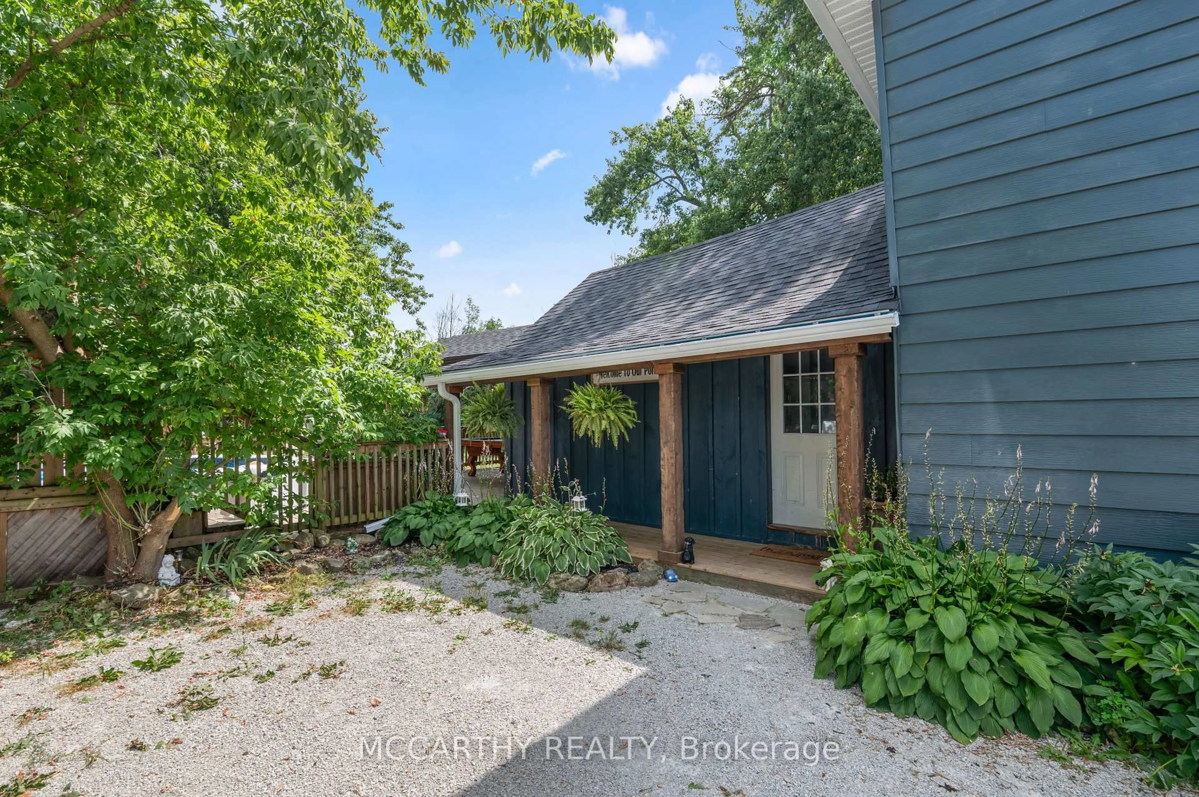 A pic from outside/outdoor area/front of a property/back of a property/a pic from drone, street for 180 Grey St, Southgate Ontario N0C 1B0