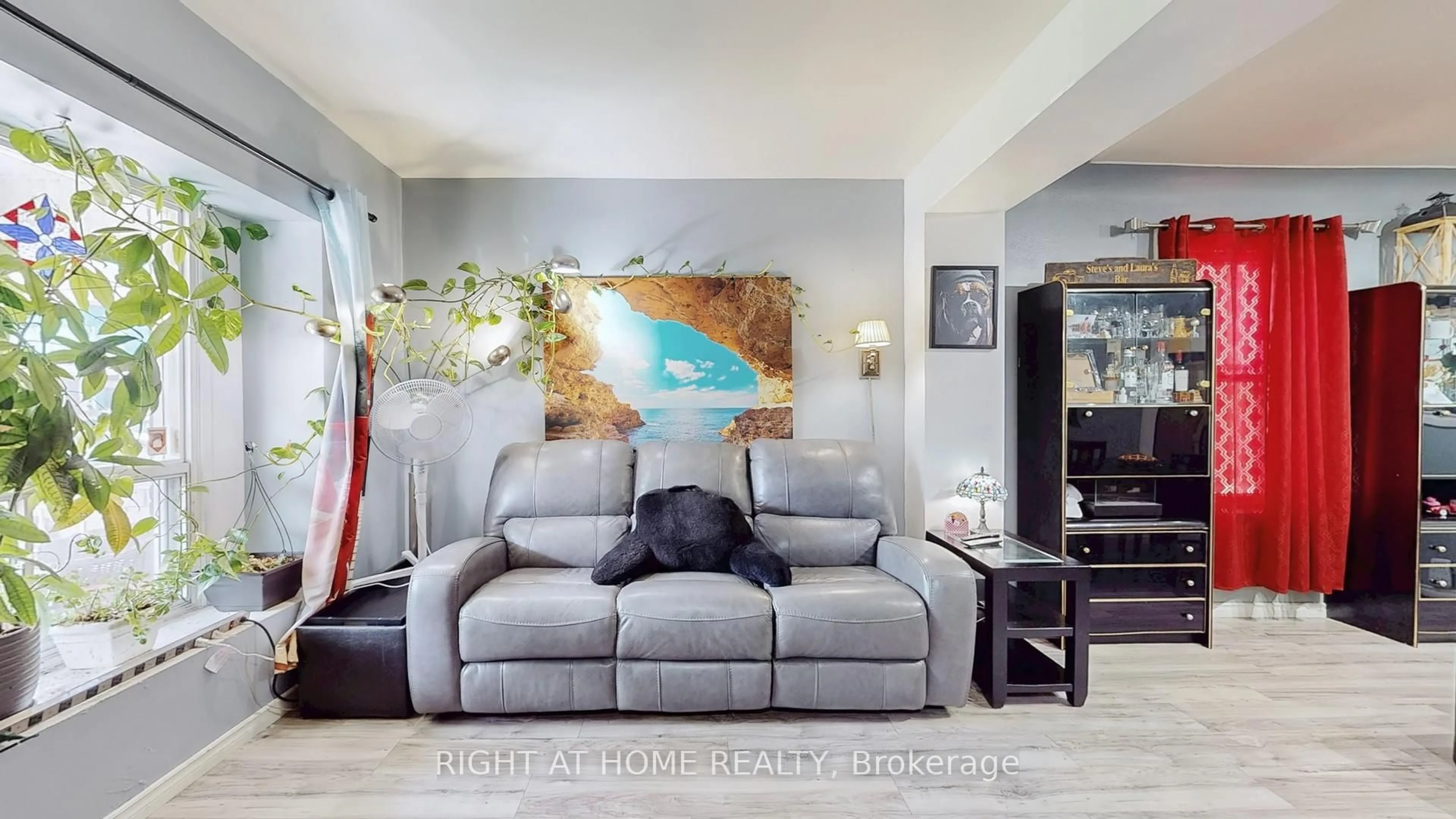 Living room with furniture, unknown for 89 Keith St, Hamilton Ontario L8L 3S5