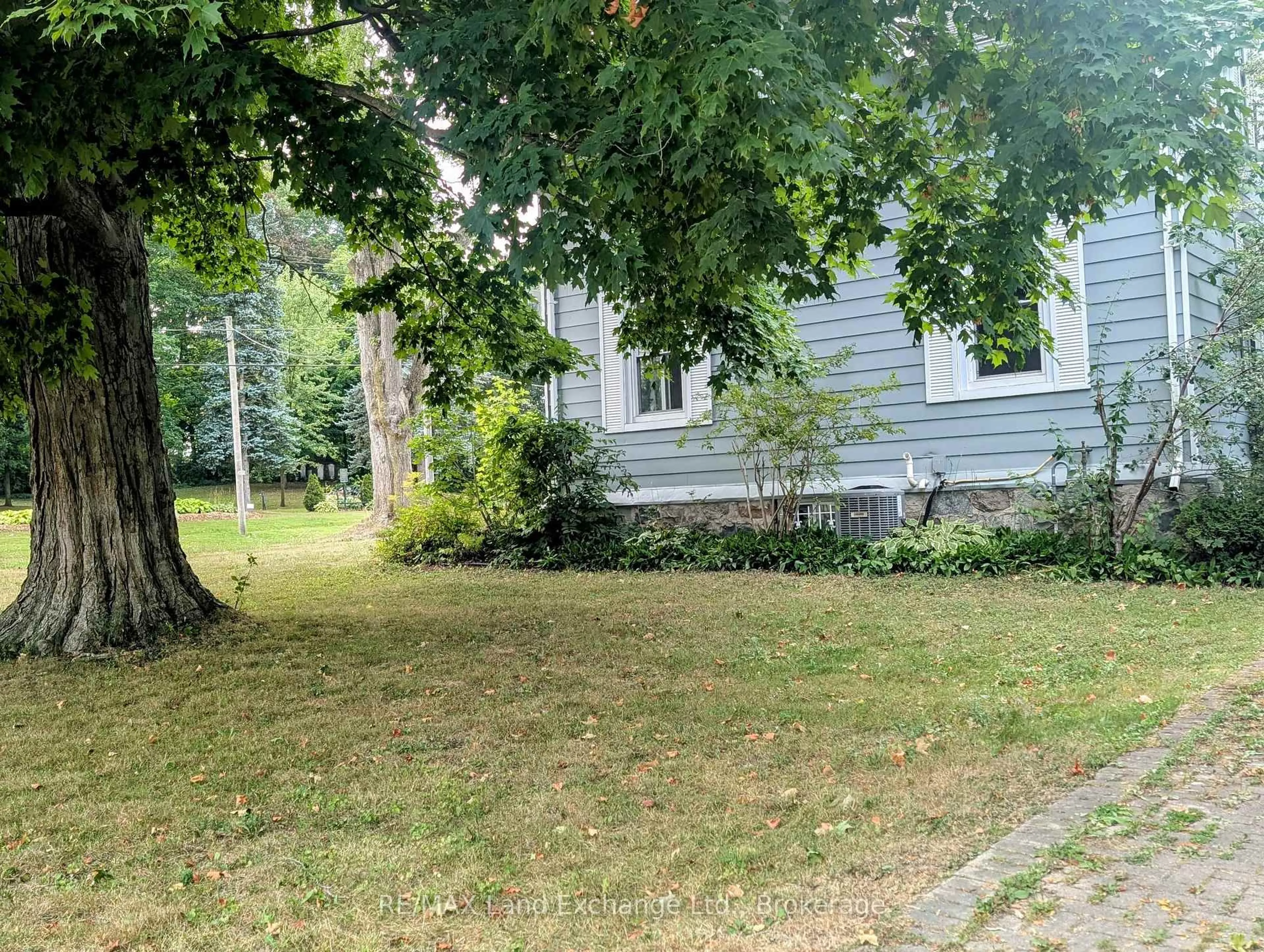 Unknown for 431 Coombs St, North Huron Ontario N0M 1H0
