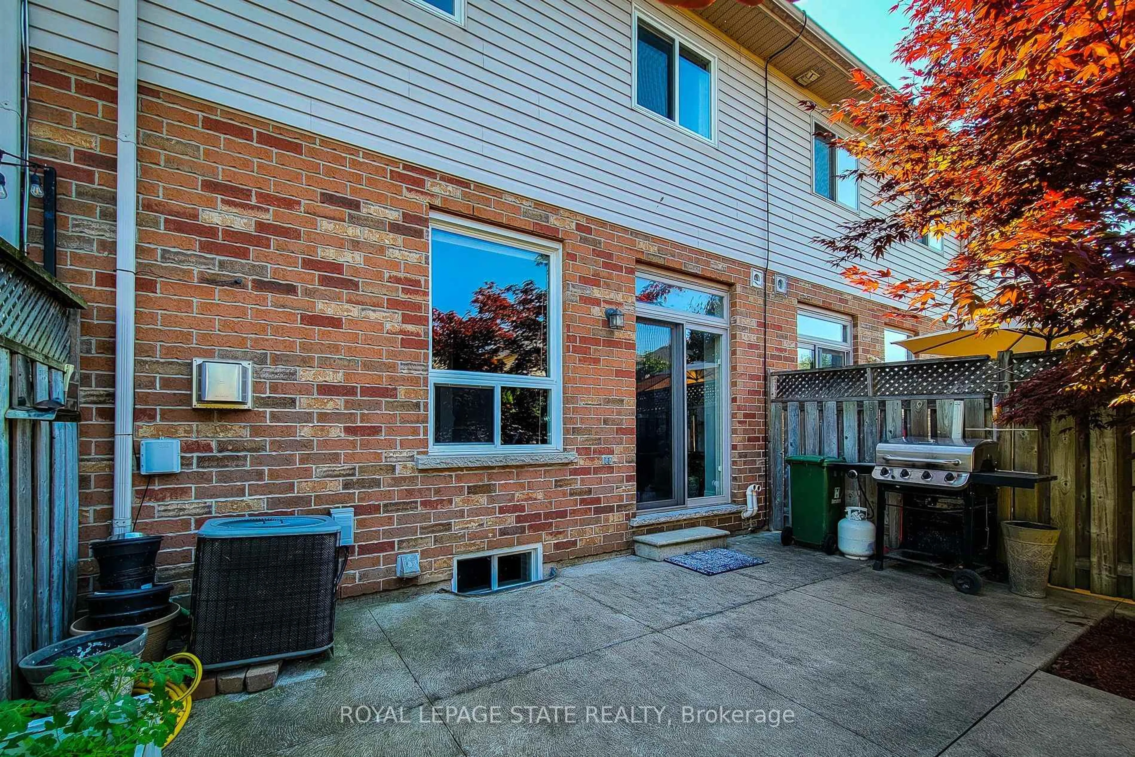 Patio, unknown for 110 Marina Point Cres, Hamilton Ontario L8E 0E4