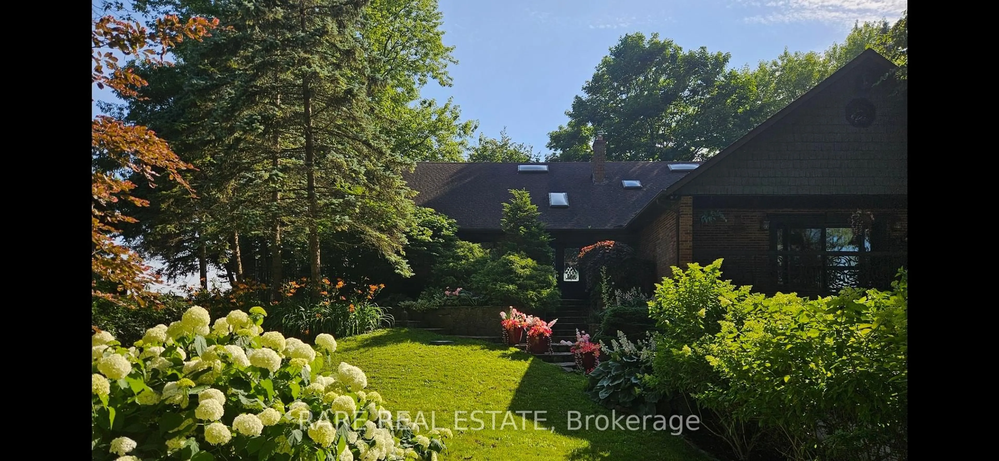 A pic from outside/outdoor area/front of a property/back of a property/a pic from drone, street for 735 Lakeshore Rd, Port Colborne Ontario L3K 5V3