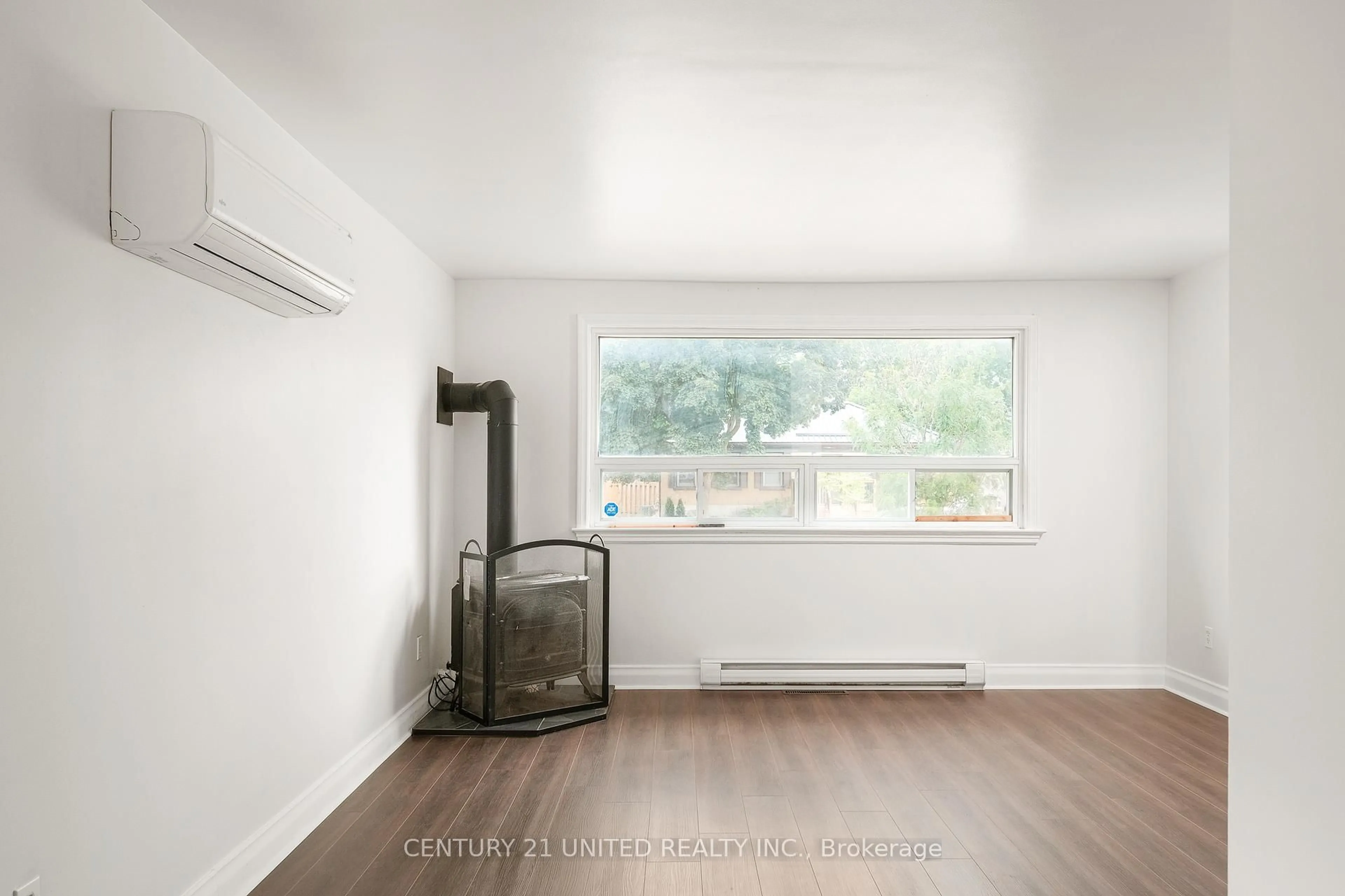 A pic of a room for 641 Bellaire St, Peterborough South Ontario K9J 3Y5