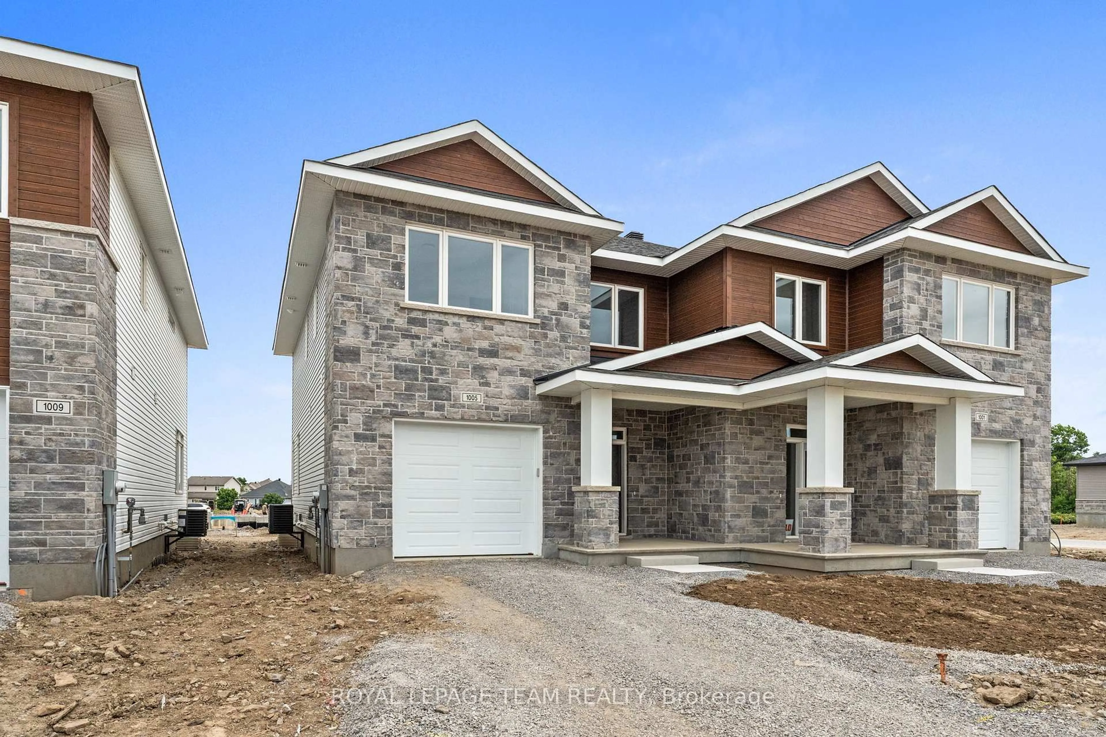 Home with brick exterior material, street for 1020 Moore St, Brockville Ontario K6V 7N1
