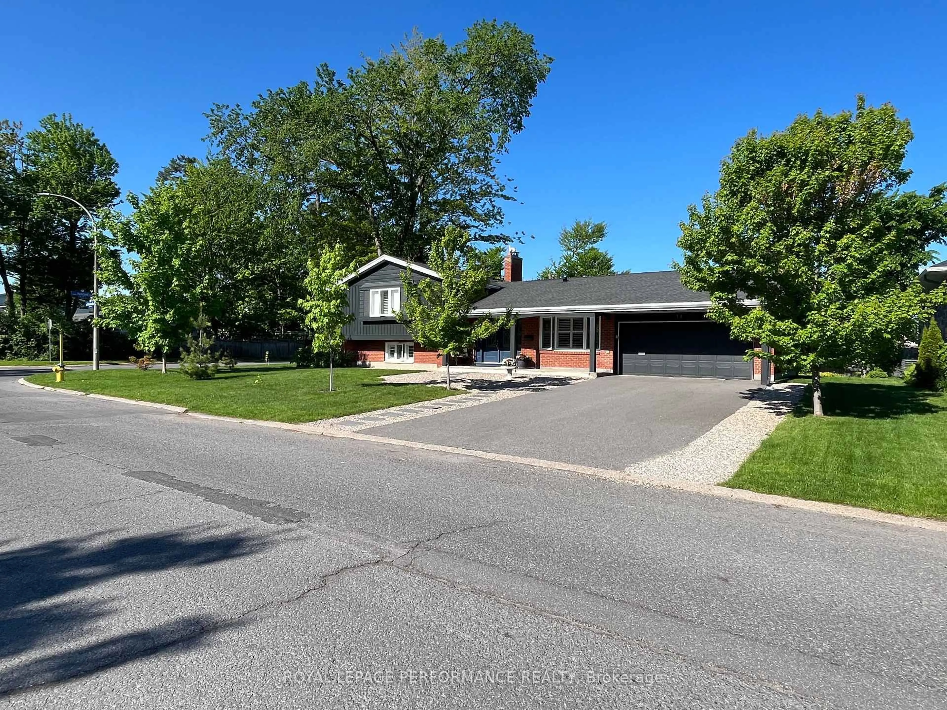 A pic from outside/outdoor area/front of a property/back of a property/a pic from drone, street for 14 Riverbrook Rd, Ottawa Ontario K2H 7W6