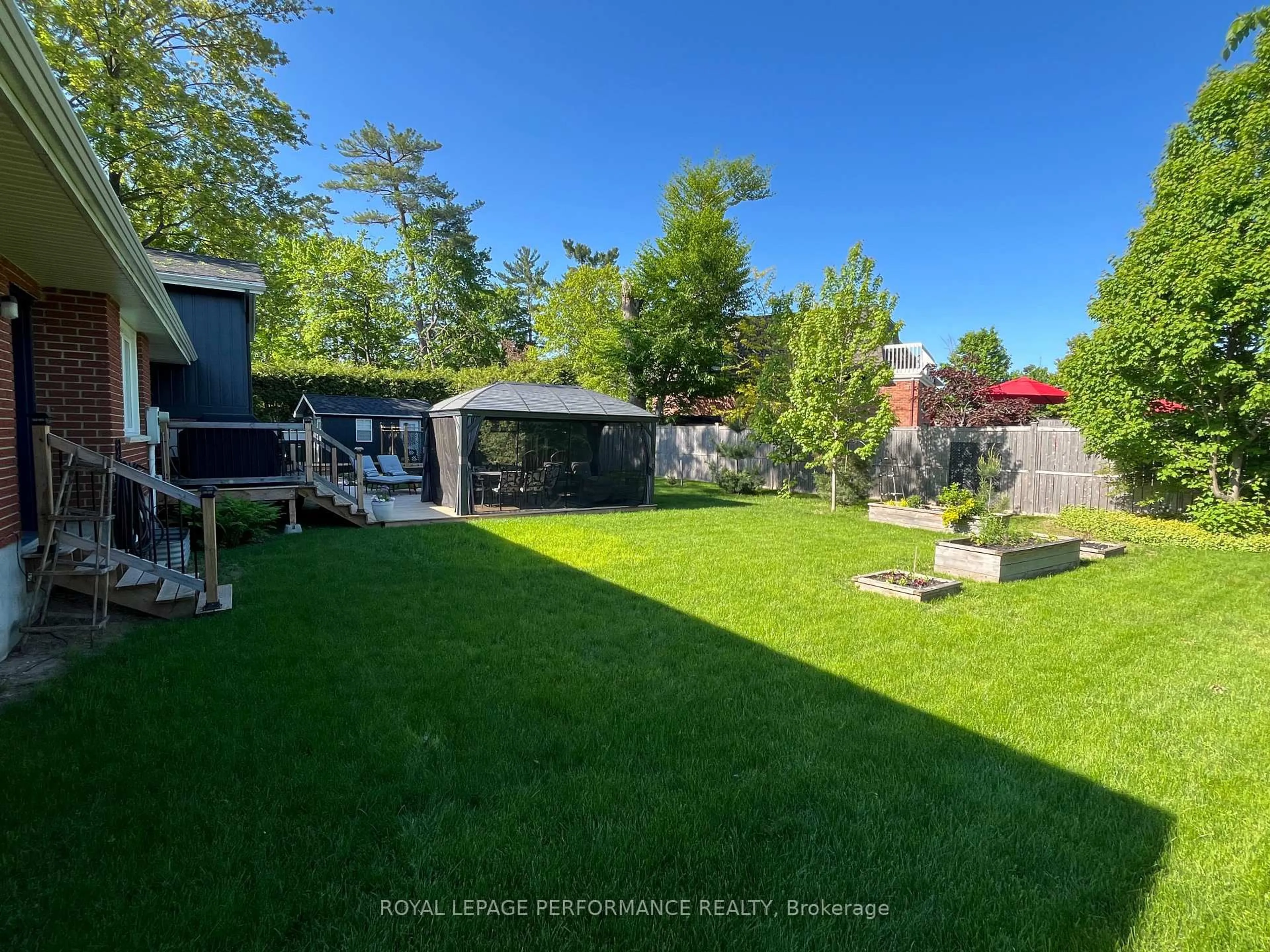 A pic from outside/outdoor area/front of a property/back of a property/a pic from drone, unknown for 14 Riverbrook Rd, Ottawa Ontario K2H 7W6