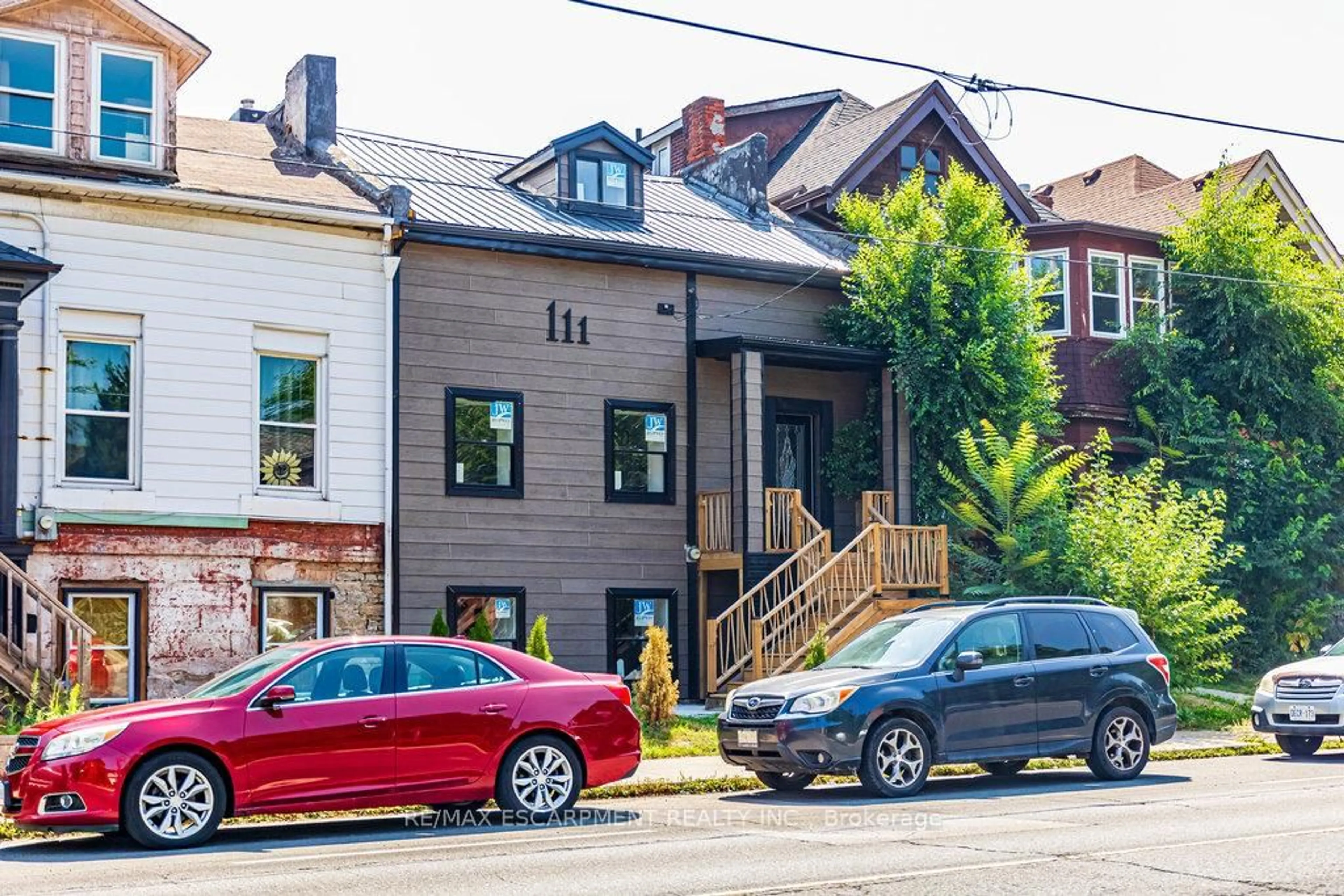 Home with brick exterior material, street for 111 Wellington St, Hamilton Ontario L8N 2R3