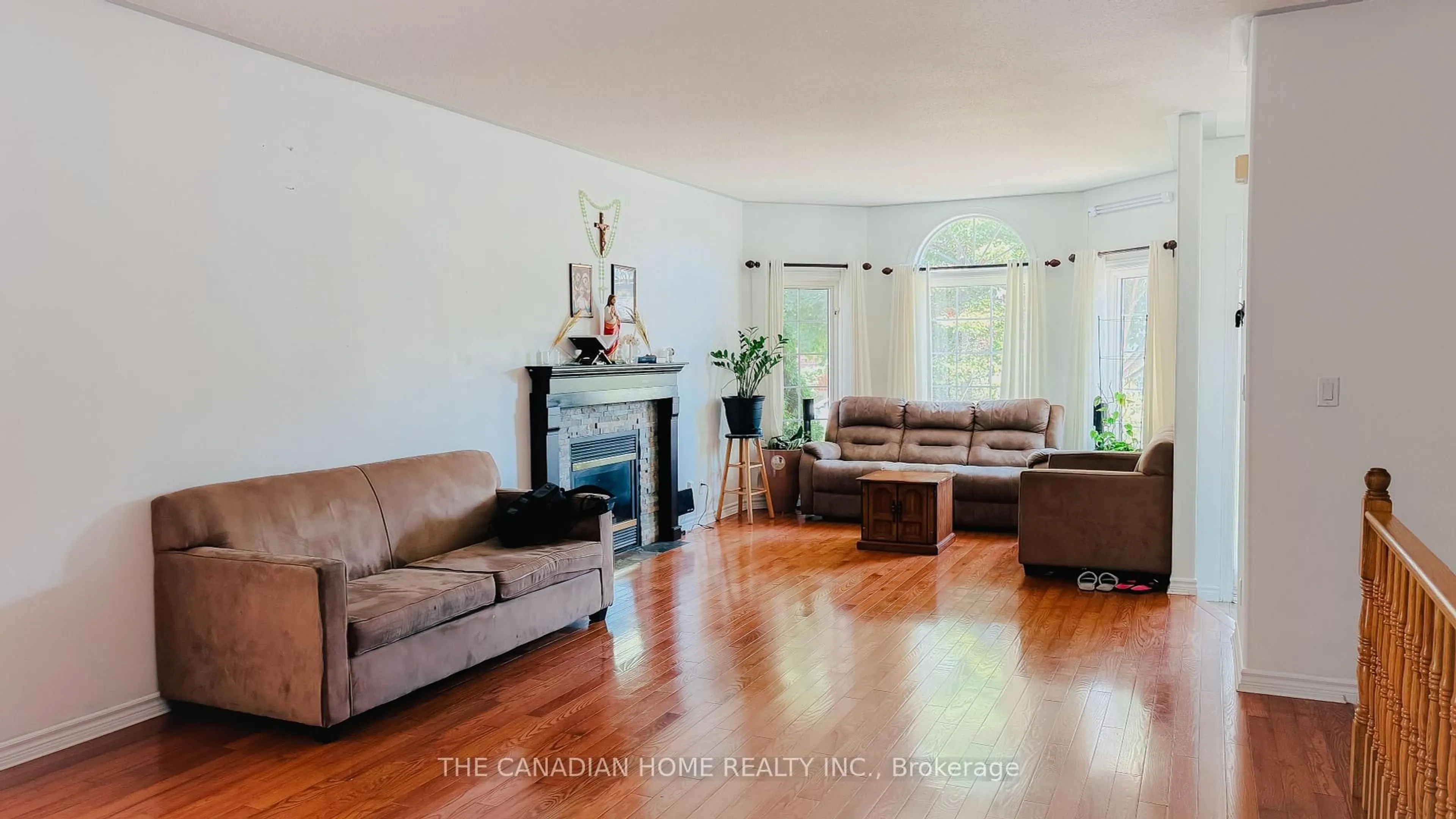 Living room with furniture, wood/laminate floor for 359 ELLESMEER Ave, Kingston Ontario K7P 3J7