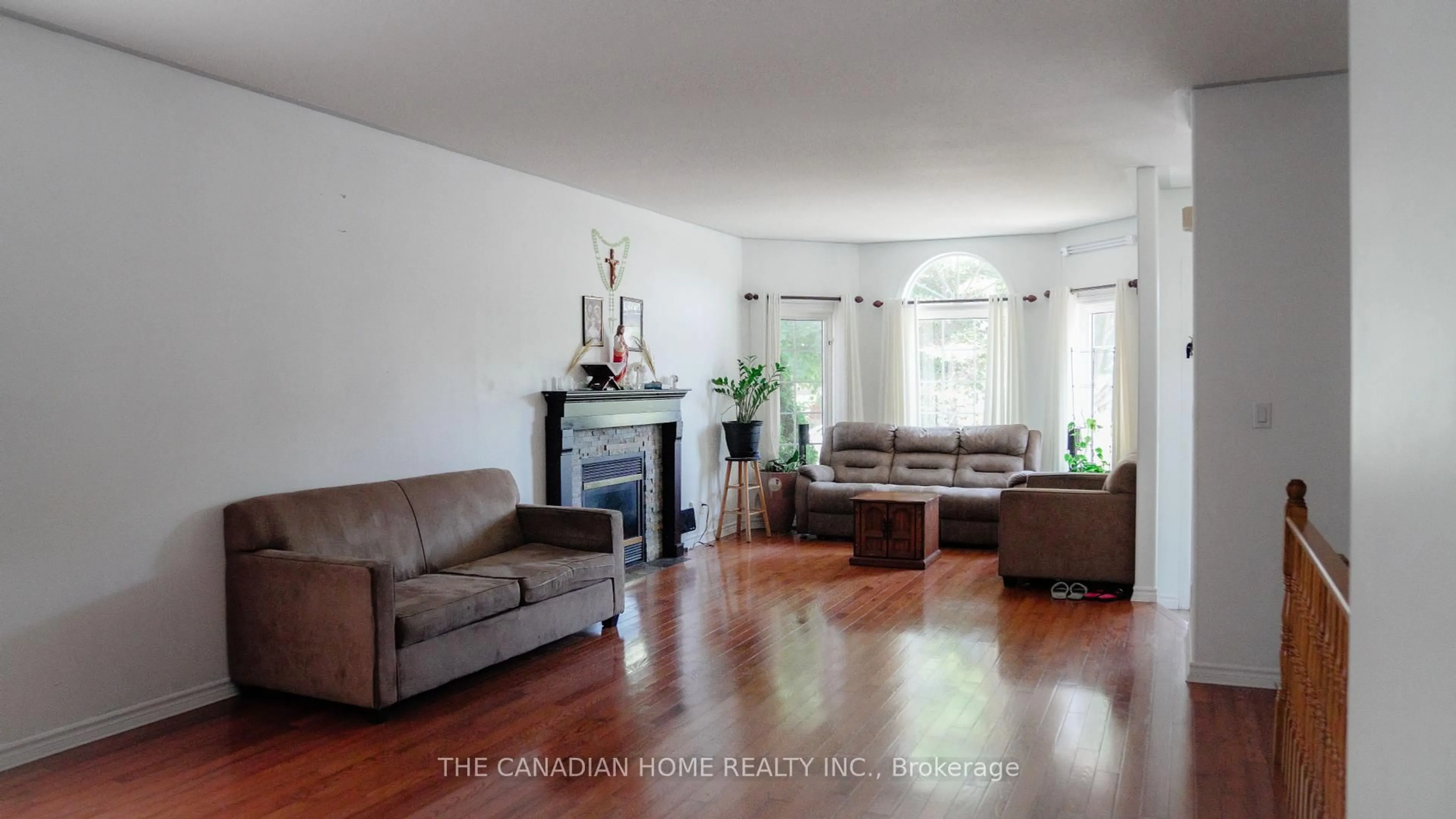Living room with furniture, unknown for 359 ELLESMEER Ave, Kingston Ontario K7P 3J7