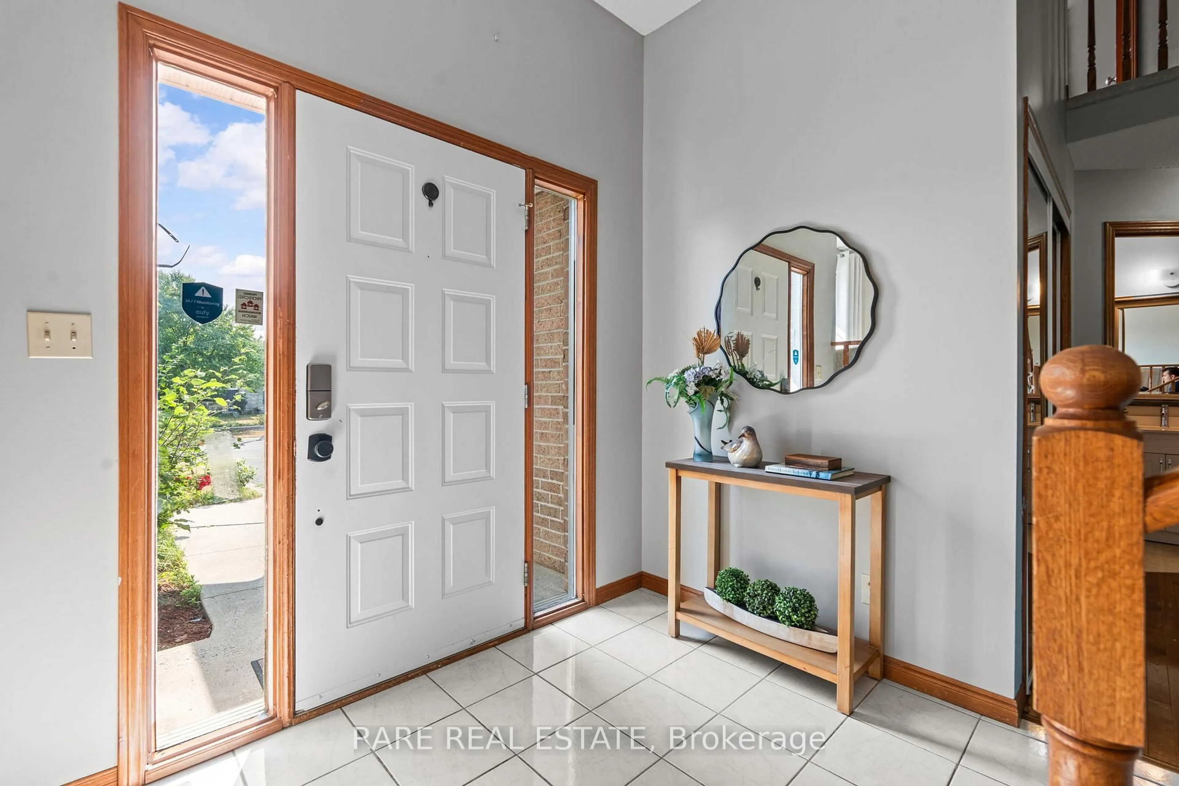 Indoor entryway for 823 Brandy Crt, Kingston Ontario K7M 8J7