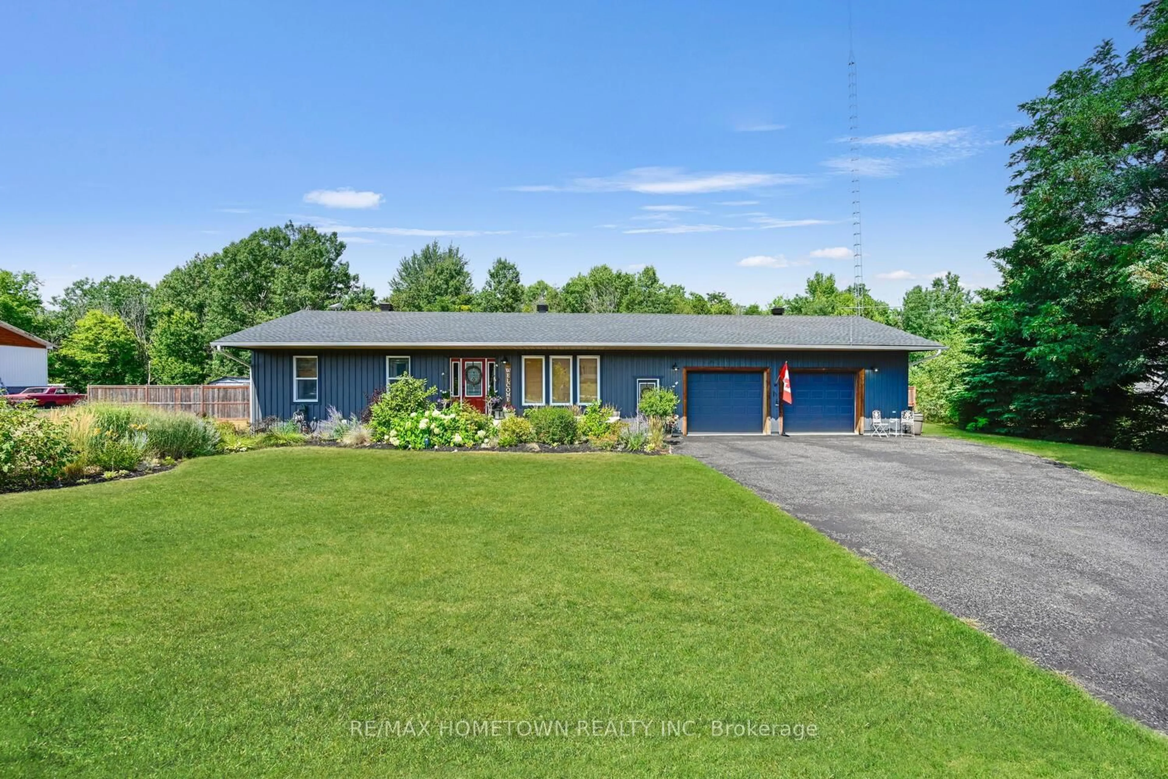 A pic from outside/outdoor area/front of a property/back of a property/a pic from drone, unknown for 6244 Sixth Concession, Augusta Ontario K6V 5T2