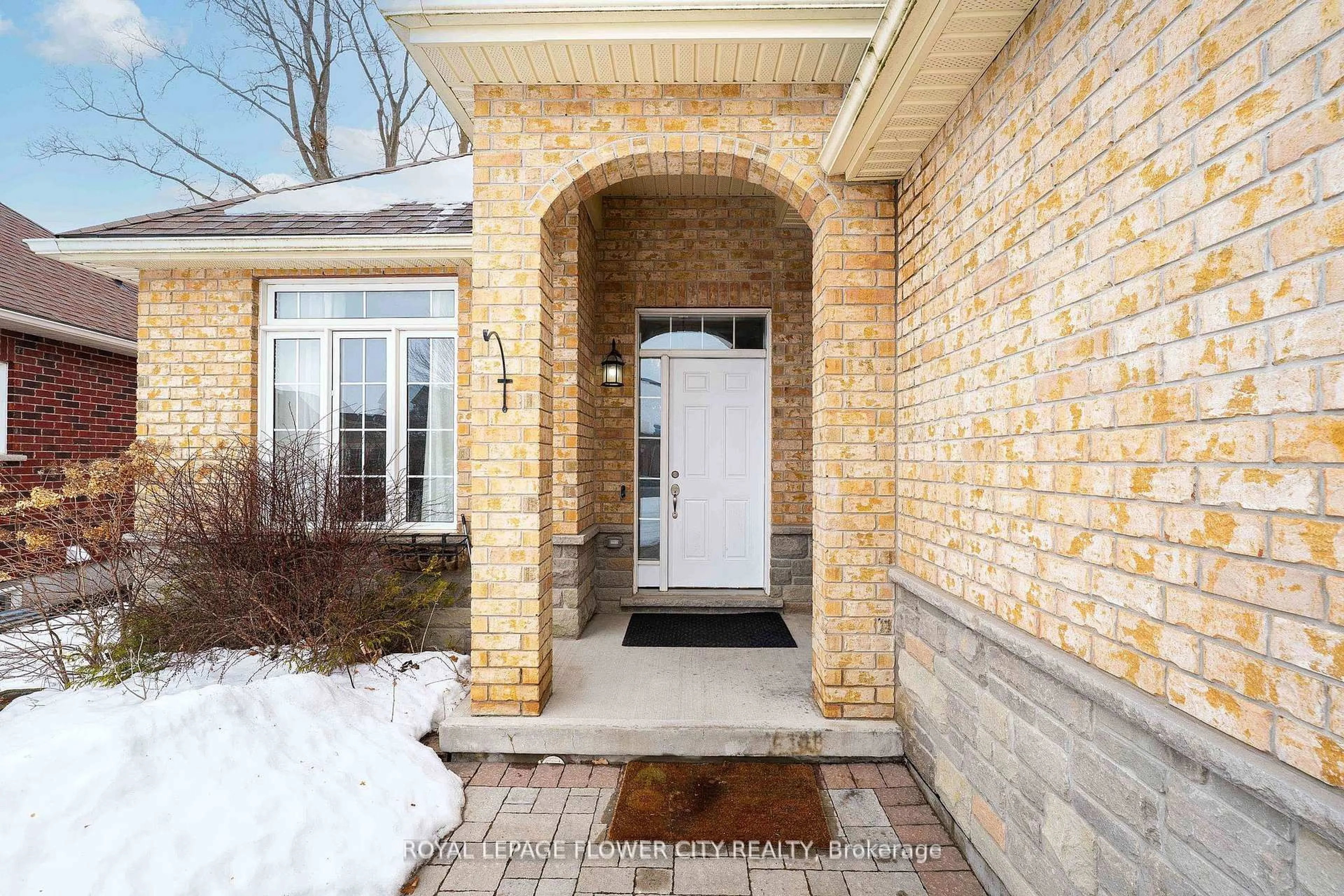 Home with brick exterior material, street for 724 Garden Crt, Woodstock Ontario N4T 1W6