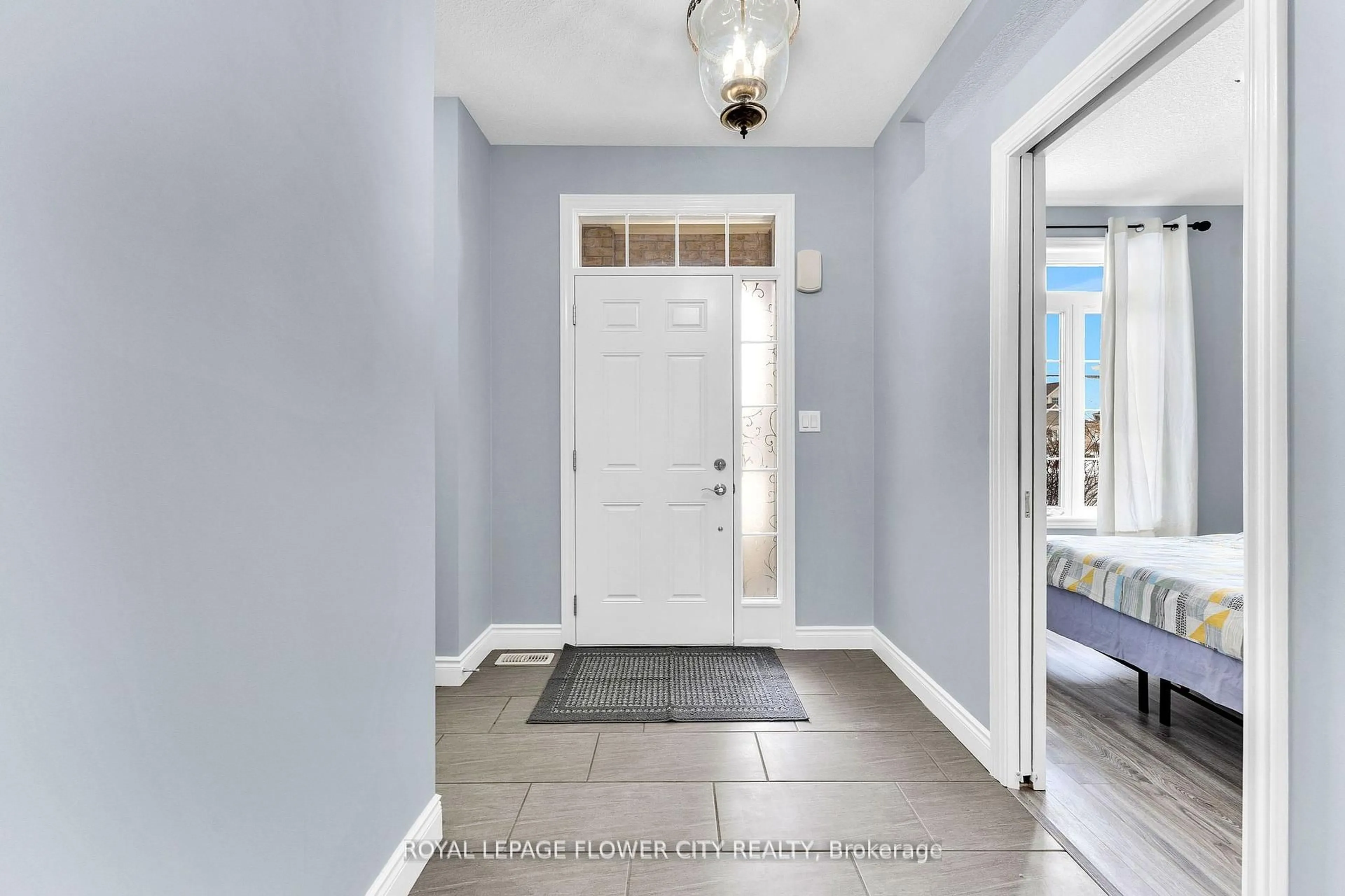 Indoor entryway for 724 Garden Crt, Woodstock Ontario N4T 1W6