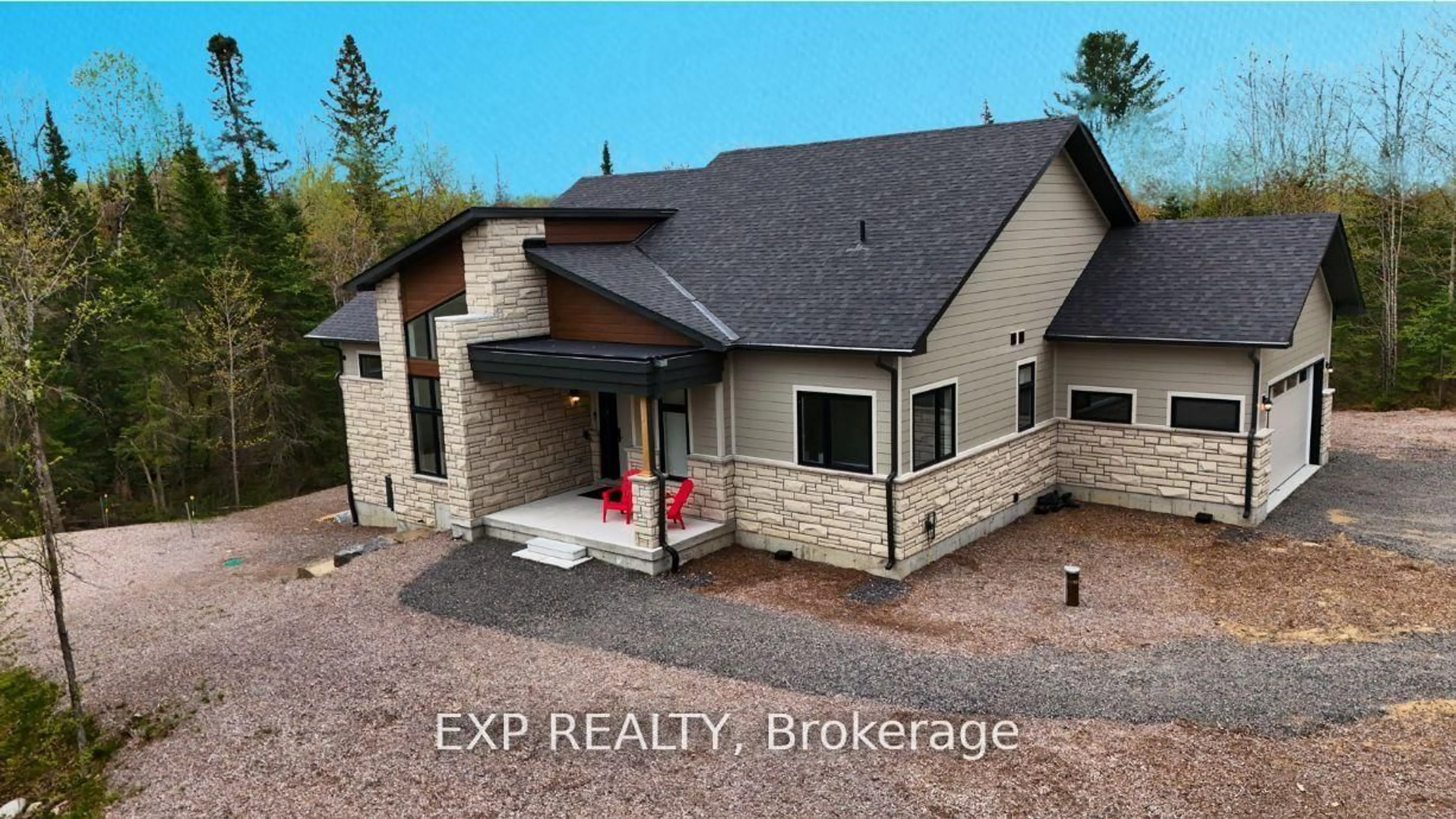A pic from outside/outdoor area/front of a property/back of a property/a pic from drone, building for 1017 Ridgeline Dr, Lake of Bays Ontario P1J 2J6
