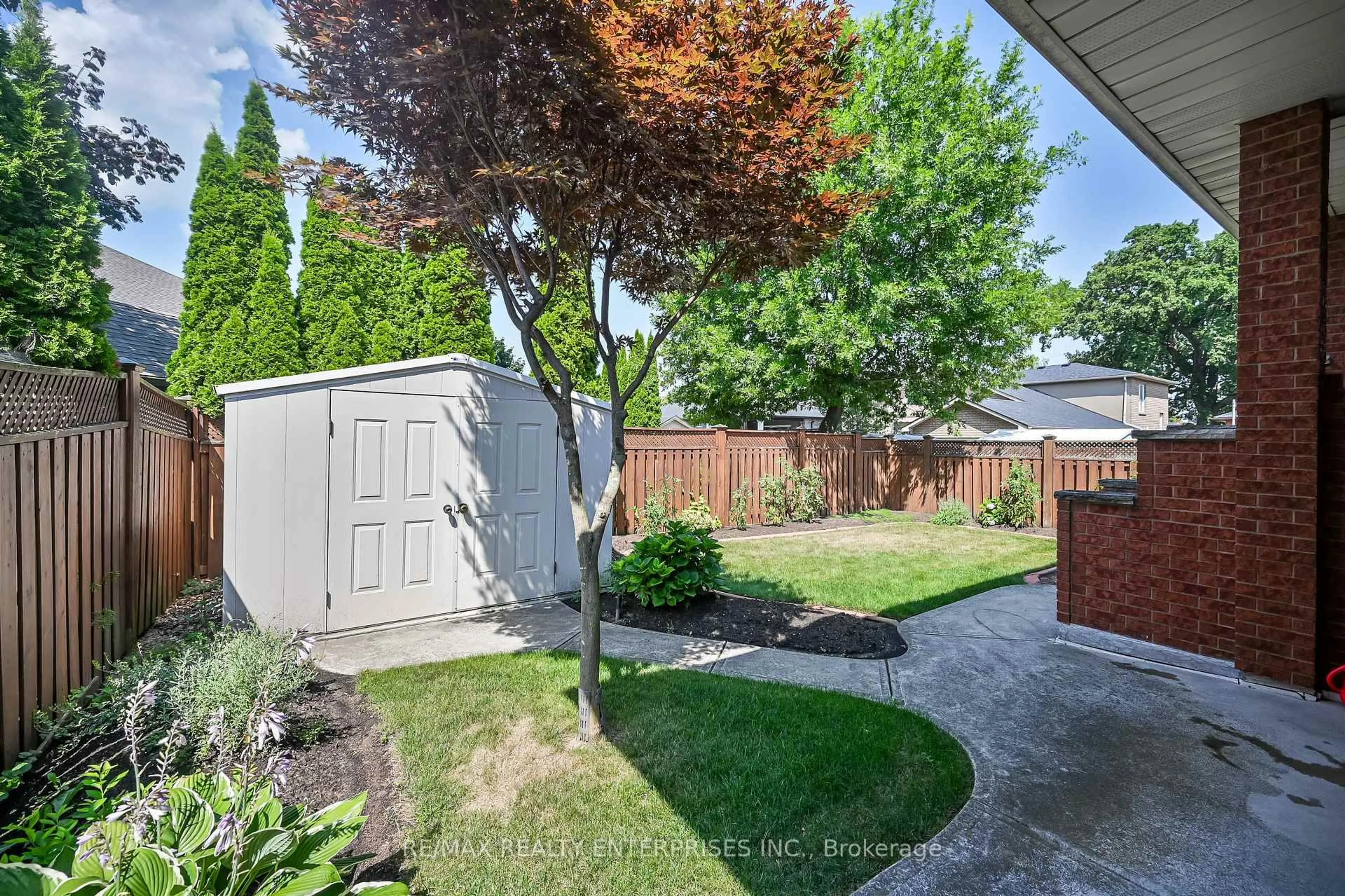 Patio, street for 240 Chesley St, Hamilton Ontario L9B 2S8
