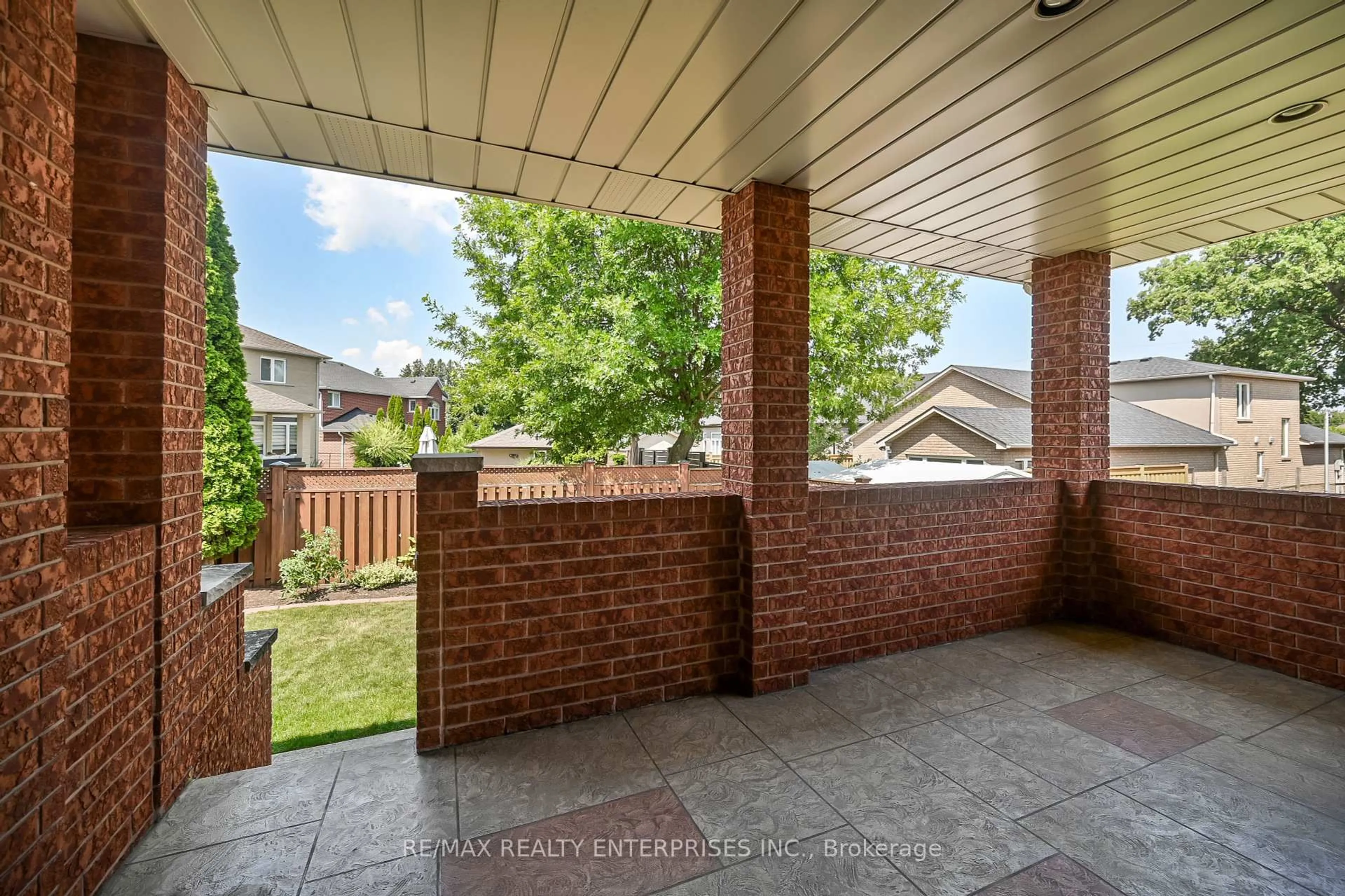 Patio, street for 240 Chesley St, Hamilton Ontario L9B 2S8