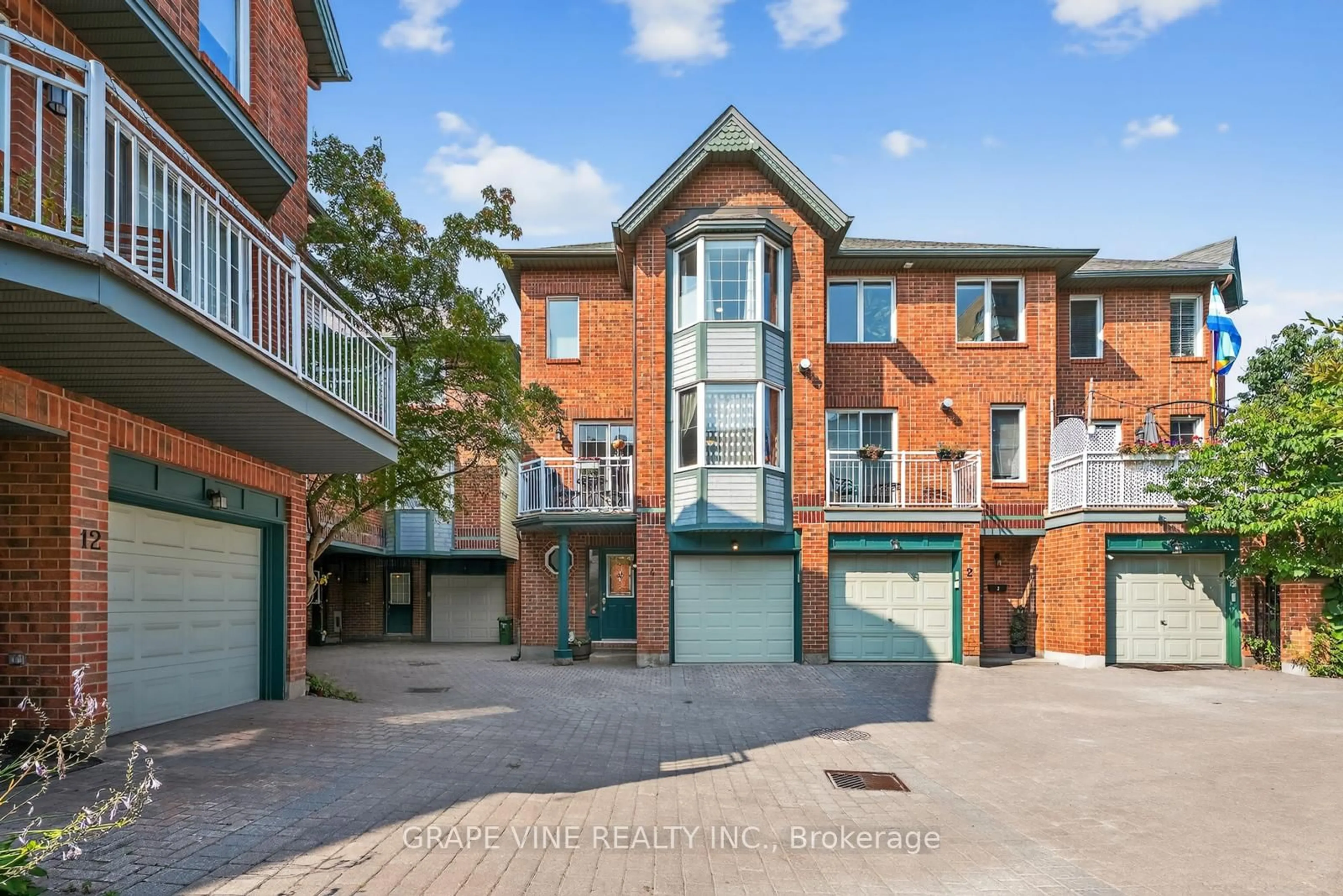 A pic from outside/outdoor area/front of a property/back of a property/a pic from drone, street for 4 Radstock Private, Ottawa Ontario K1R 5J8