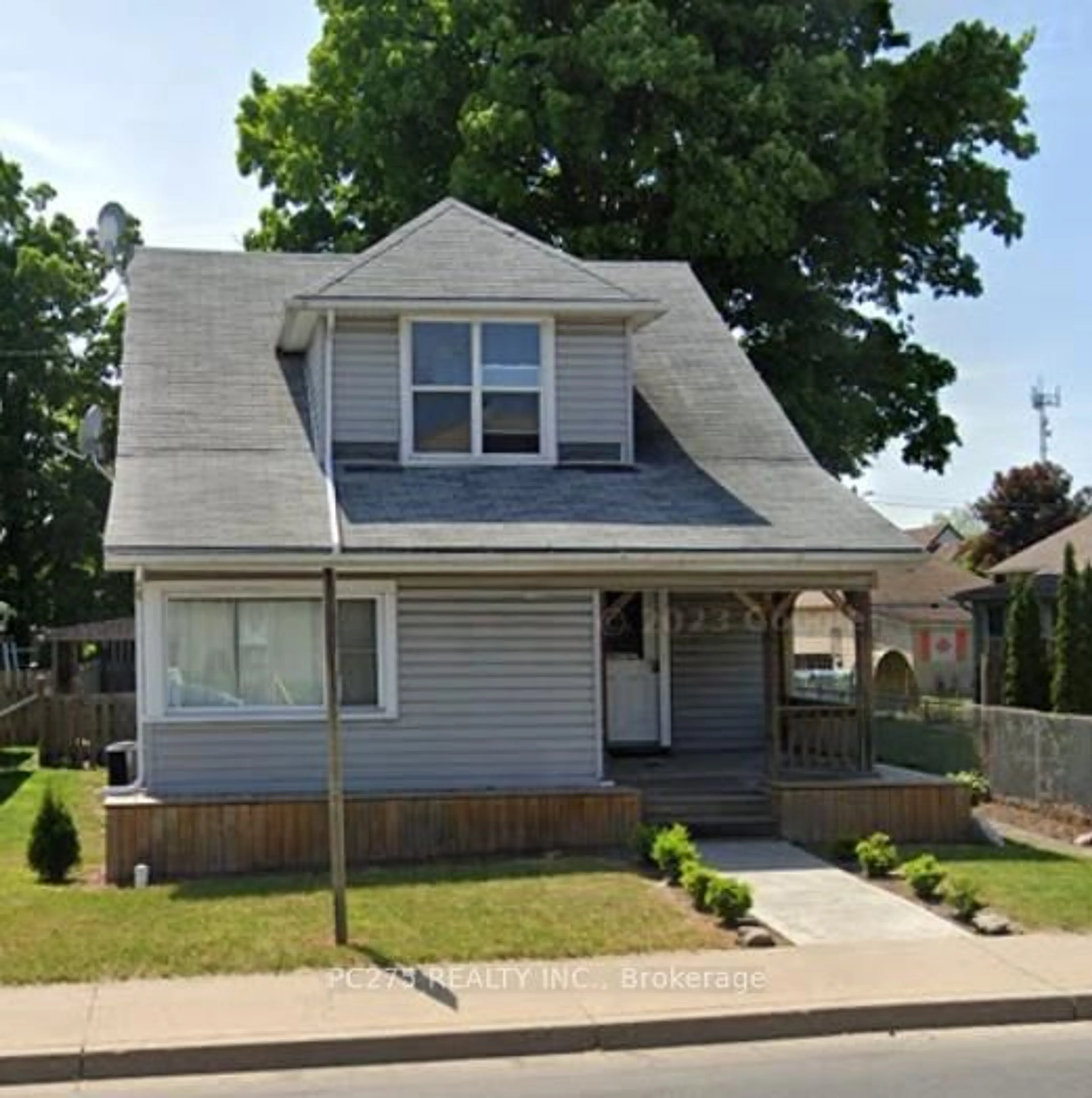 Home with vinyl exterior material, street for 43 Tillson Ave, Tillsonburg Ontario N4G 2Z9