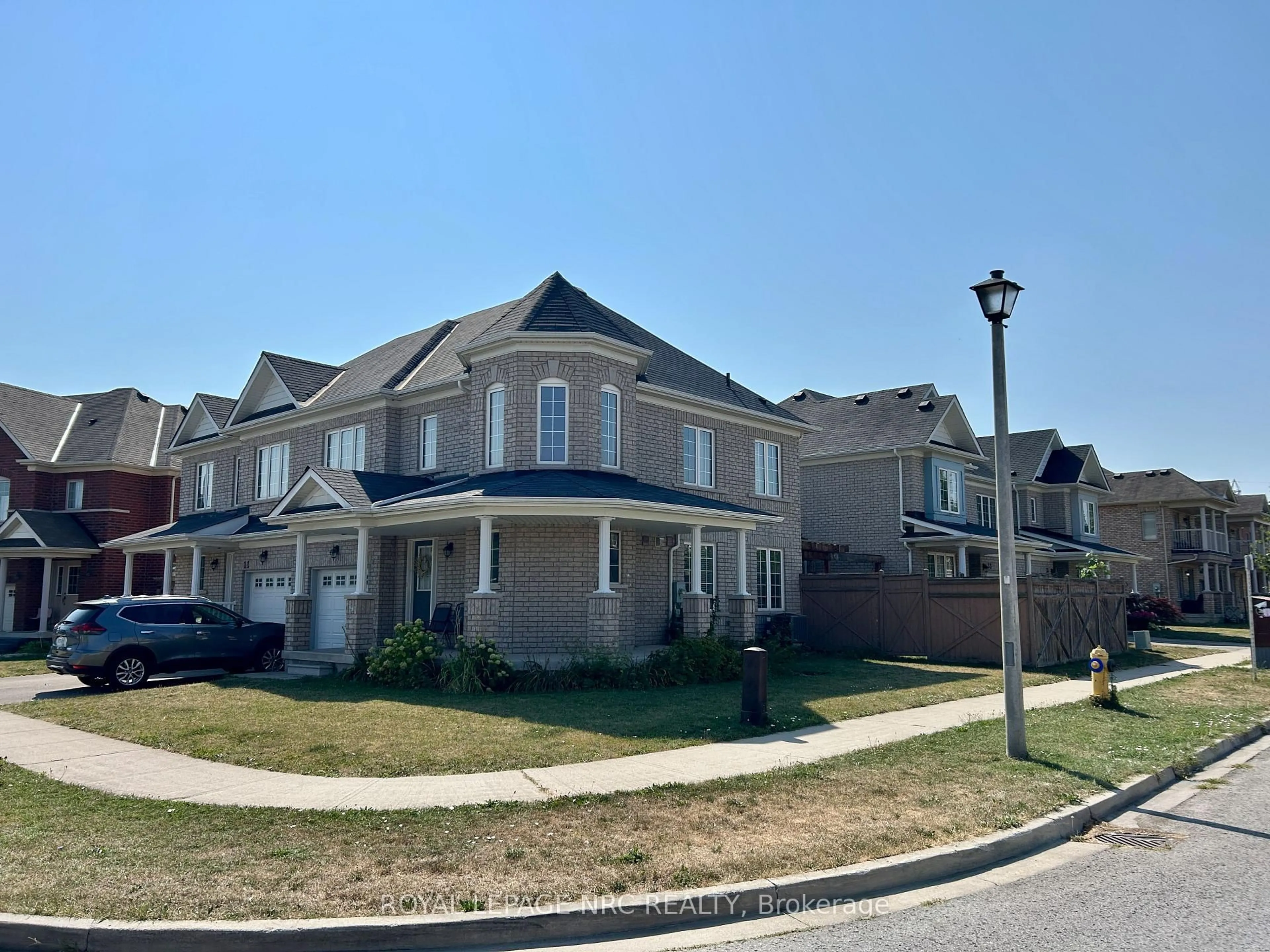 A pic from outside/outdoor area/front of a property/back of a property/a pic from drone, street for 13 Keith Cres, Niagara-on-the-Lake Ontario L0S 1J0