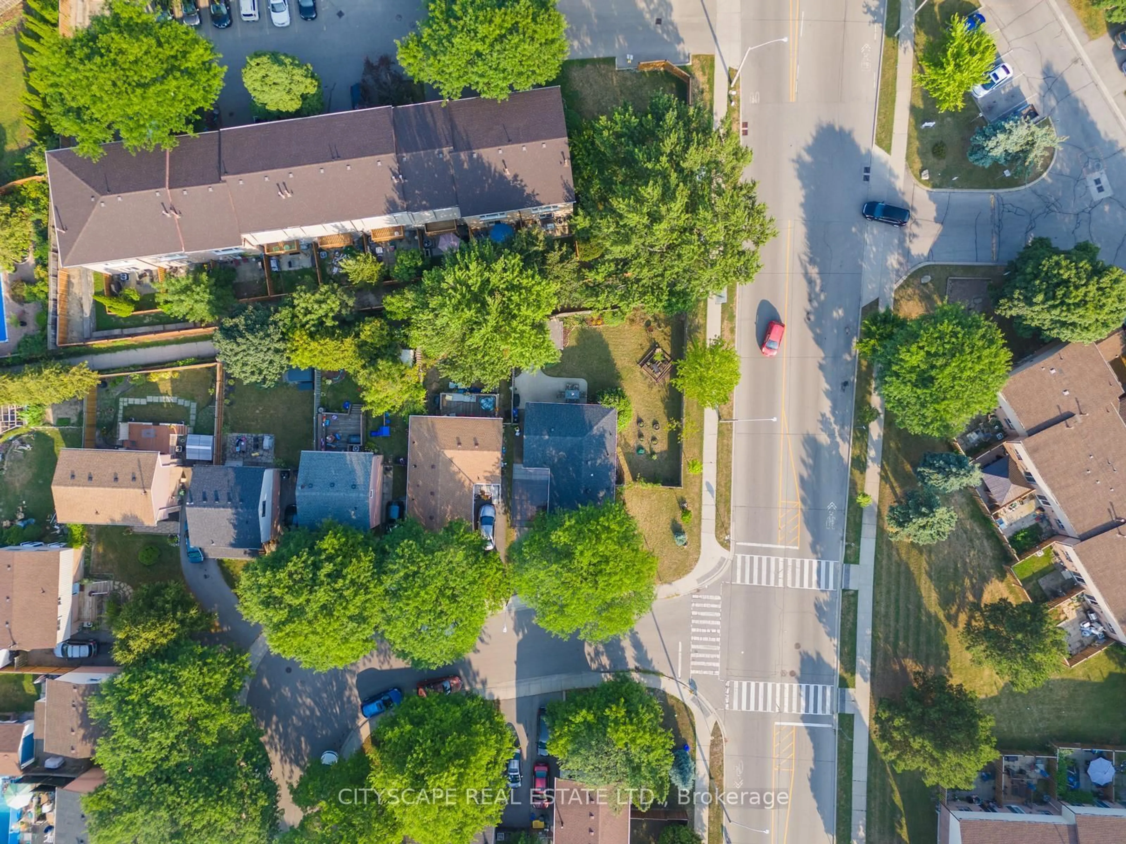 A pic from outside/outdoor area/front of a property/back of a property/a pic from drone, street for 99 Berrisfield Cres, Hamilton Ontario L8T 4X1
