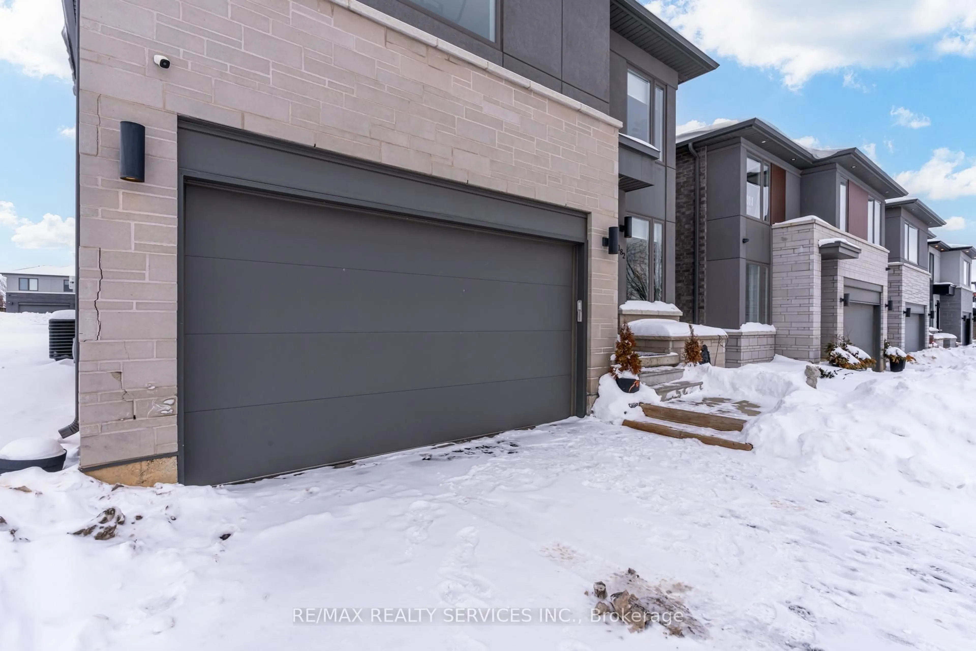 Unknown for 182 Klein Circ, Hamilton Ontario L9K 0K3
