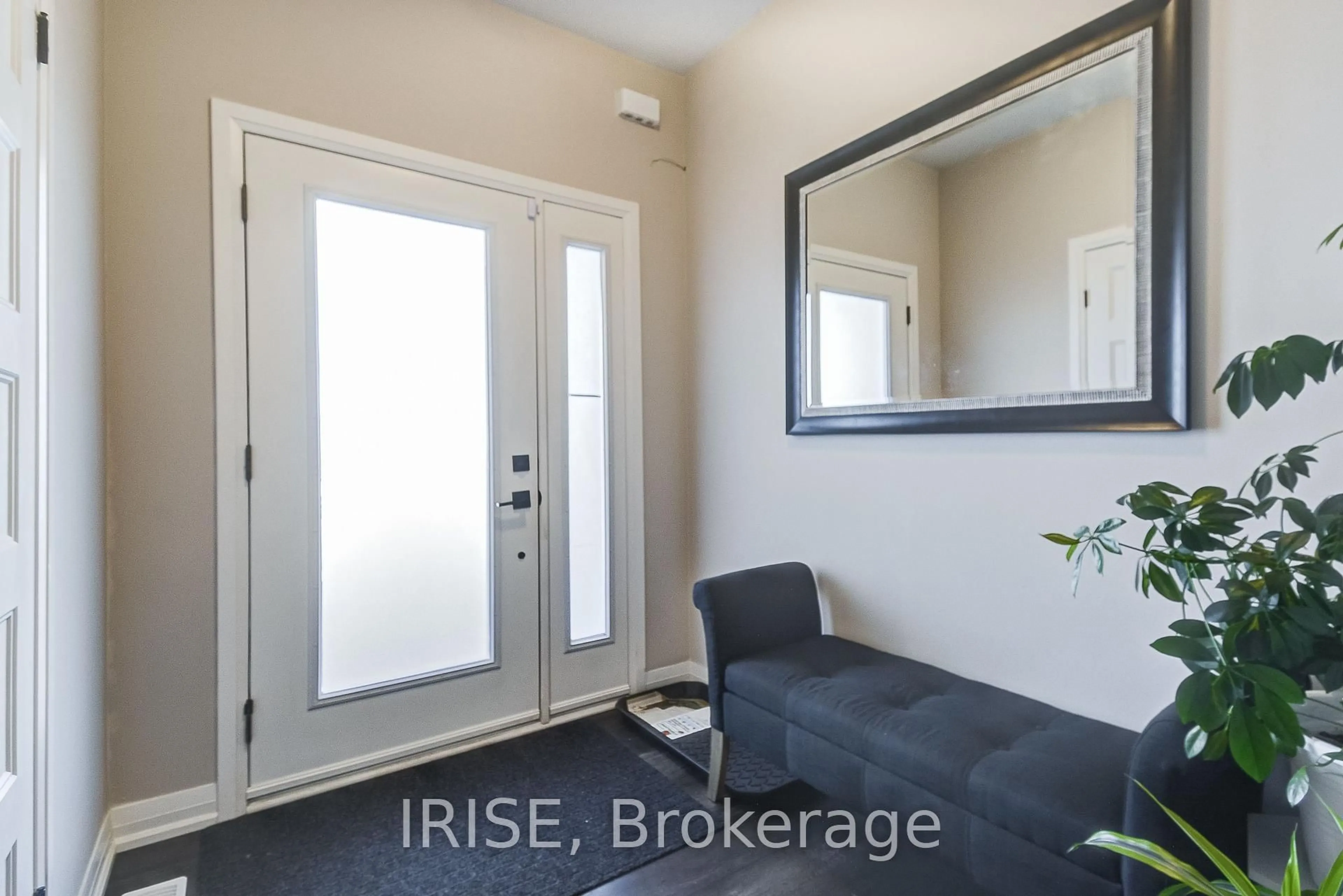 Indoor entryway for 48 Jayla Lane, West Lincoln Ontario L0R 2A0