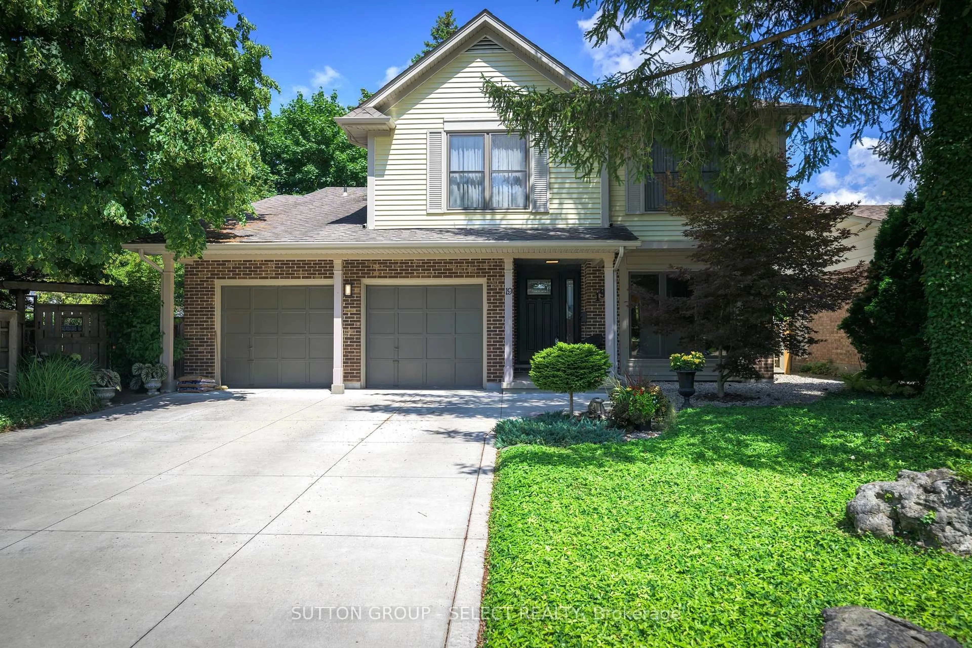 Unknown for 19 Spencer Cres, London North Ontario N5X 2K7