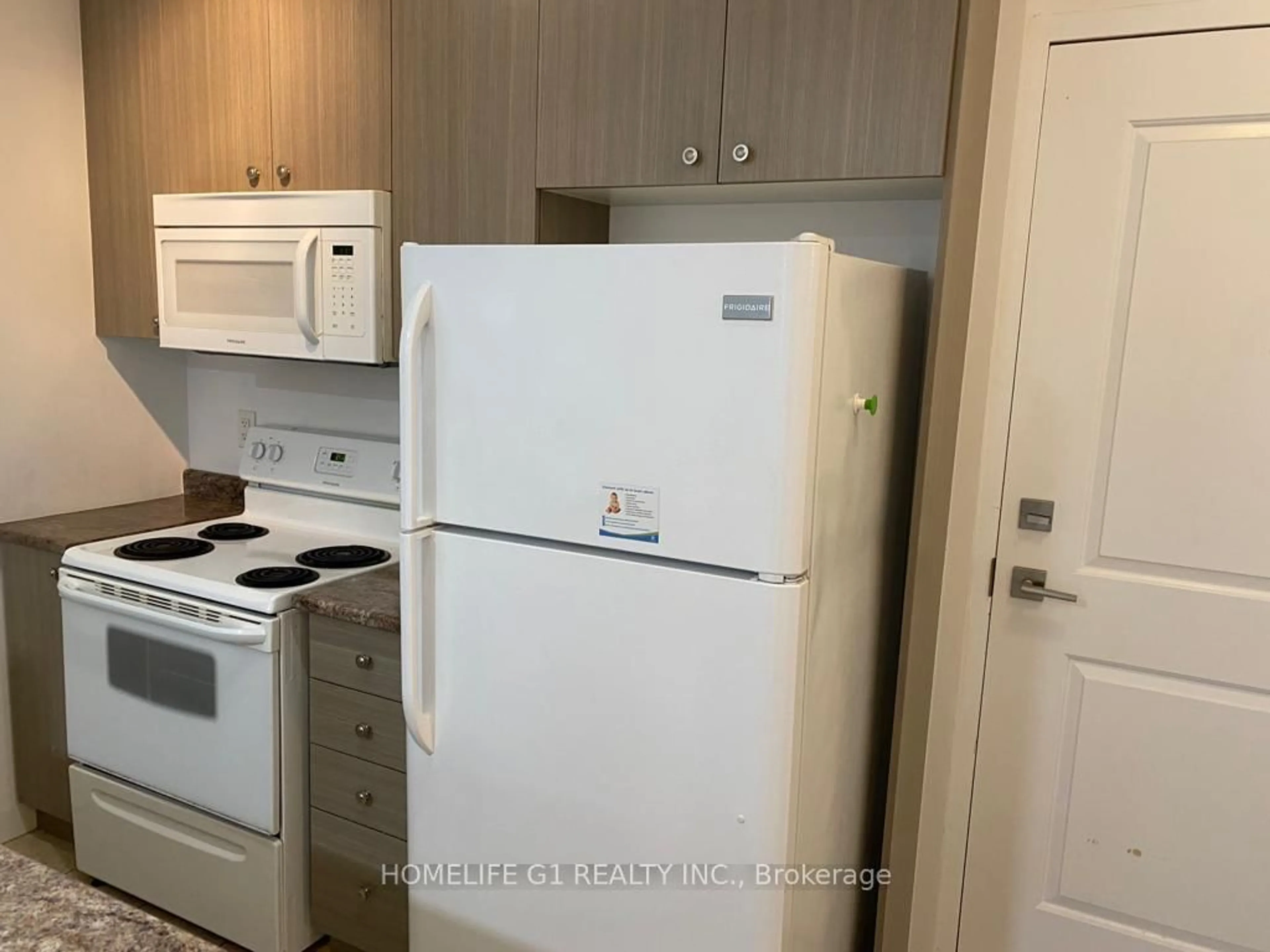 Standard kitchen, unknown for 85 Robinson St #508, Hamilton Ontario L8P 0B9