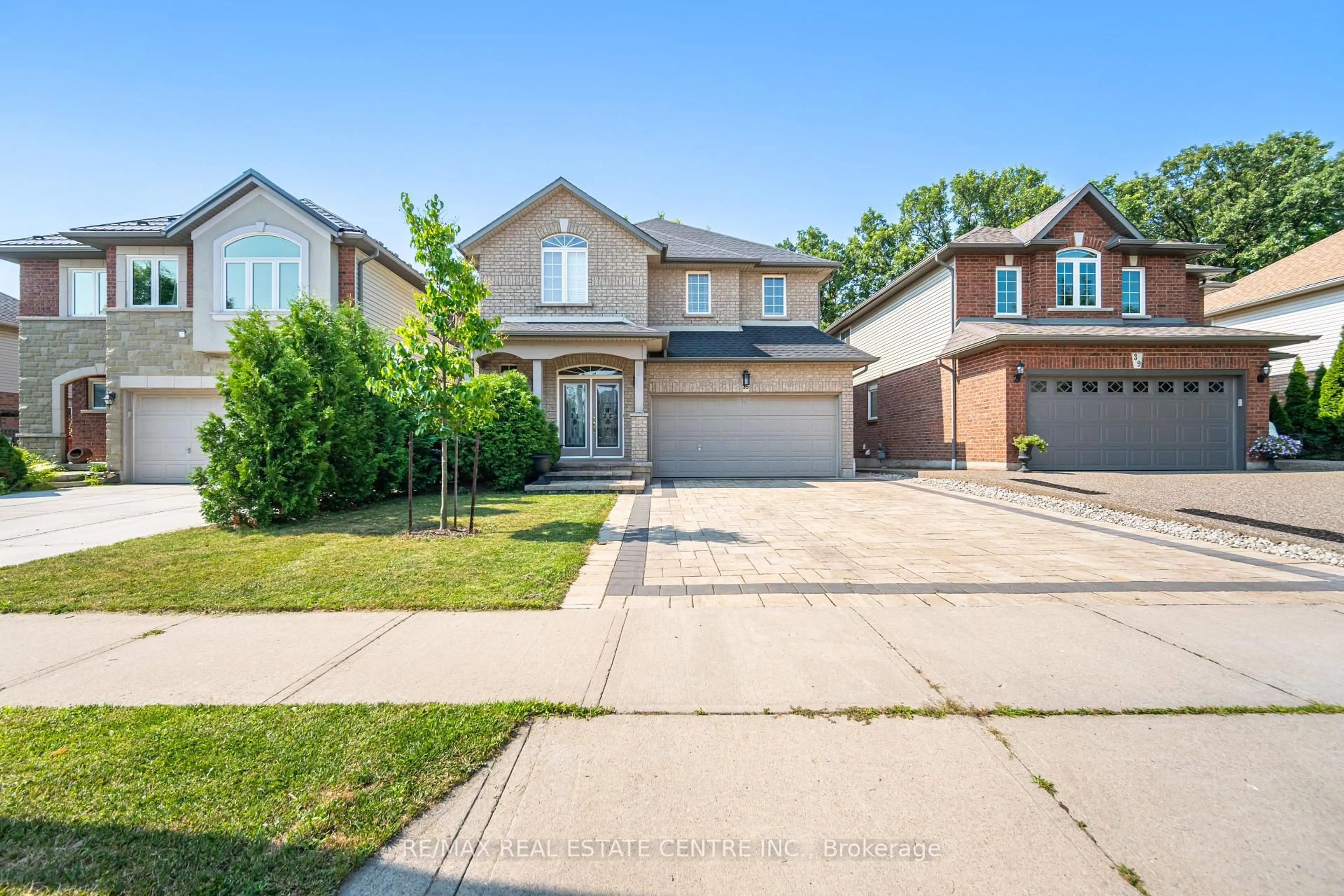 Home with brick exterior material, street for 35 Pantano Dr, Hamilton Ontario L9B 2Y4