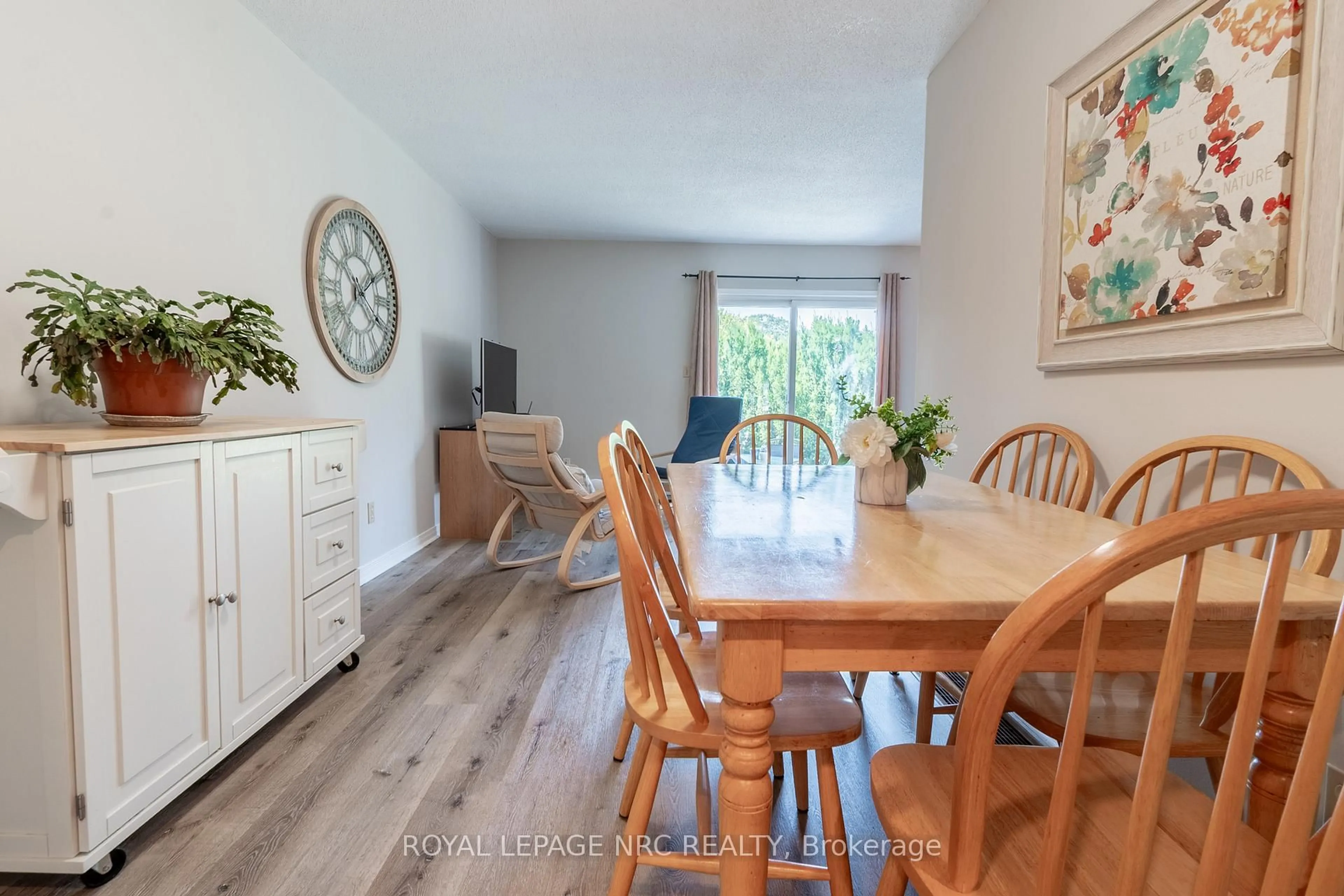 Dining room, wood/laminate floor for 38 Elma St #4, St. Catharines Ontario L2N 6Z3