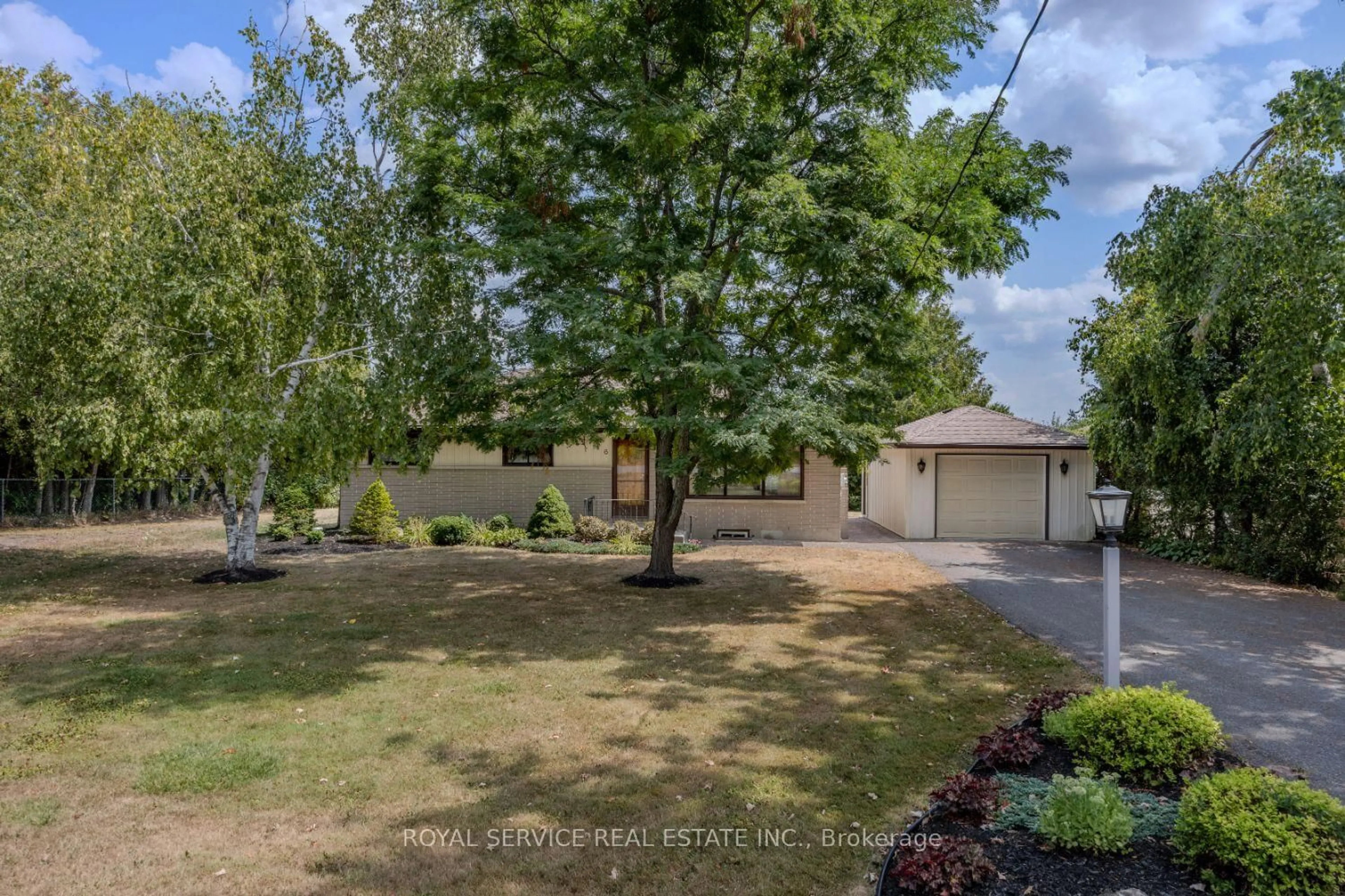 A pic from outside/outdoor area/front of a property/back of a property/a pic from drone, street for 746 Daleview Rd, Douro-Dummer Ontario K9L 1J5