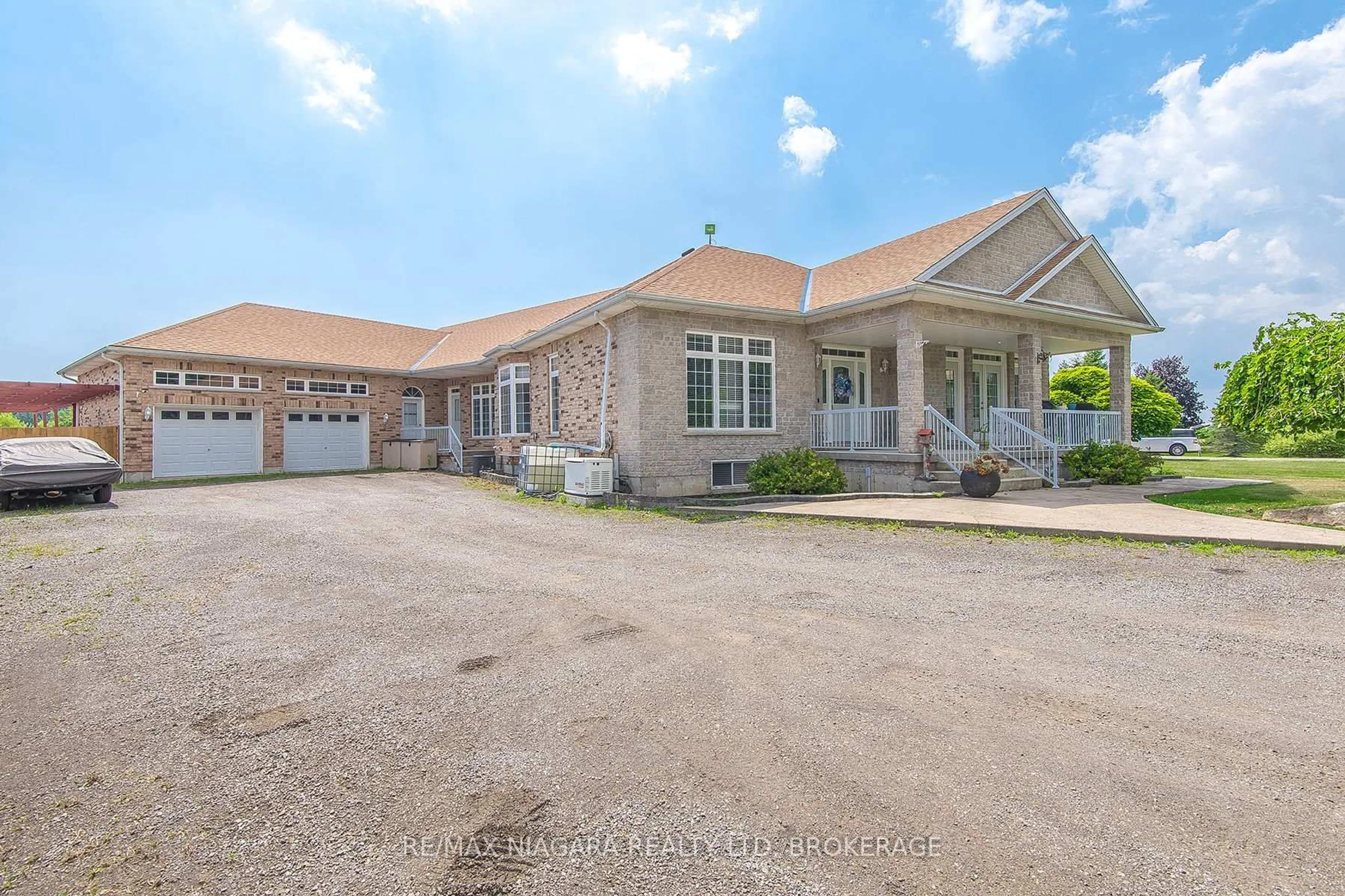 A pic from outside/outdoor area/front of a property/back of a property/a pic from drone, unknown for 5199 Sherkston Rd, Port Colborne Ontario L0S 1R0
