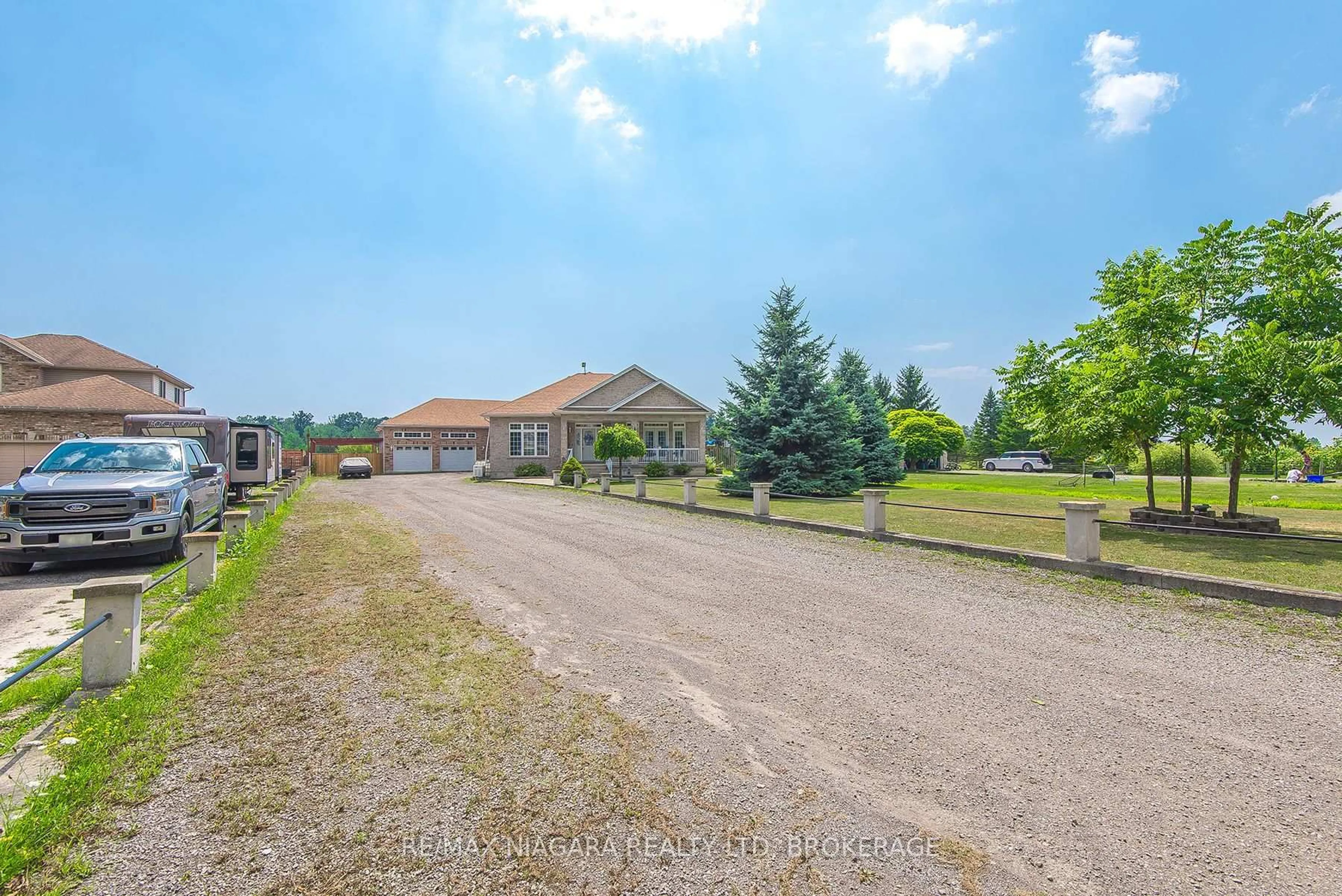 A pic from outside/outdoor area/front of a property/back of a property/a pic from drone, unknown for 5199 Sherkston Rd, Port Colborne Ontario L0S 1R0