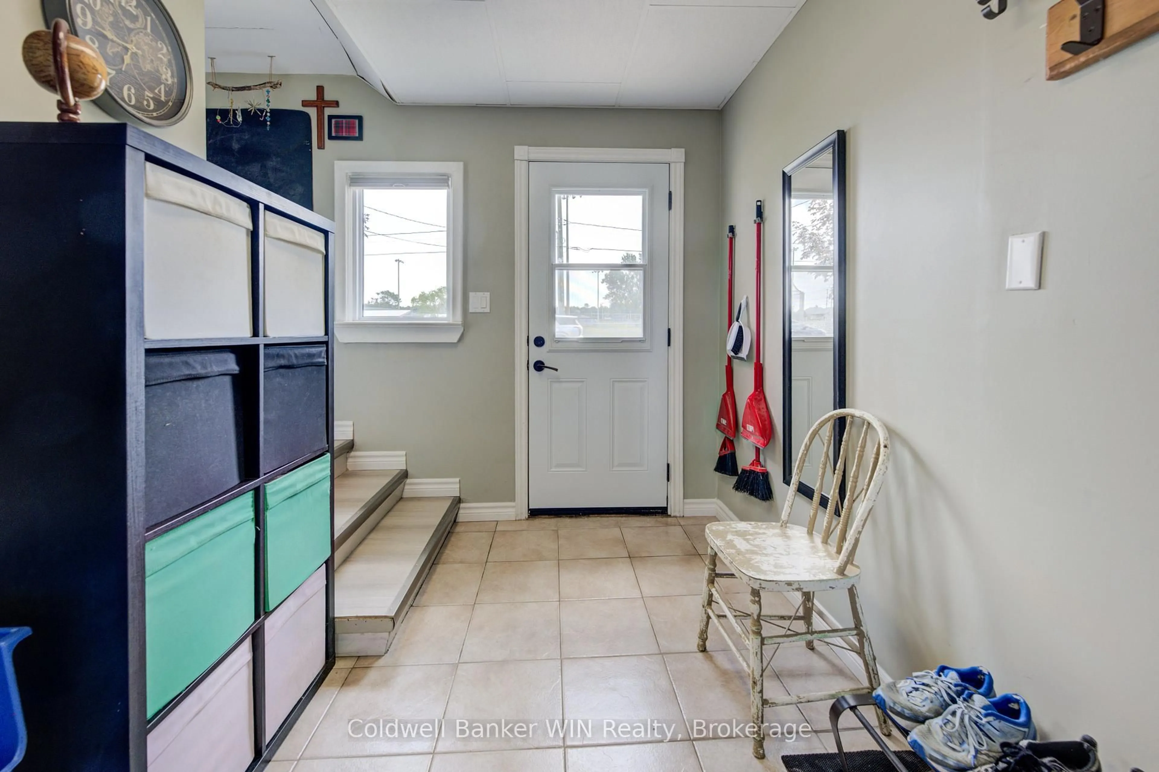 Indoor entryway for 383 Wellington St, Wellington North Ontario N0G 2L2